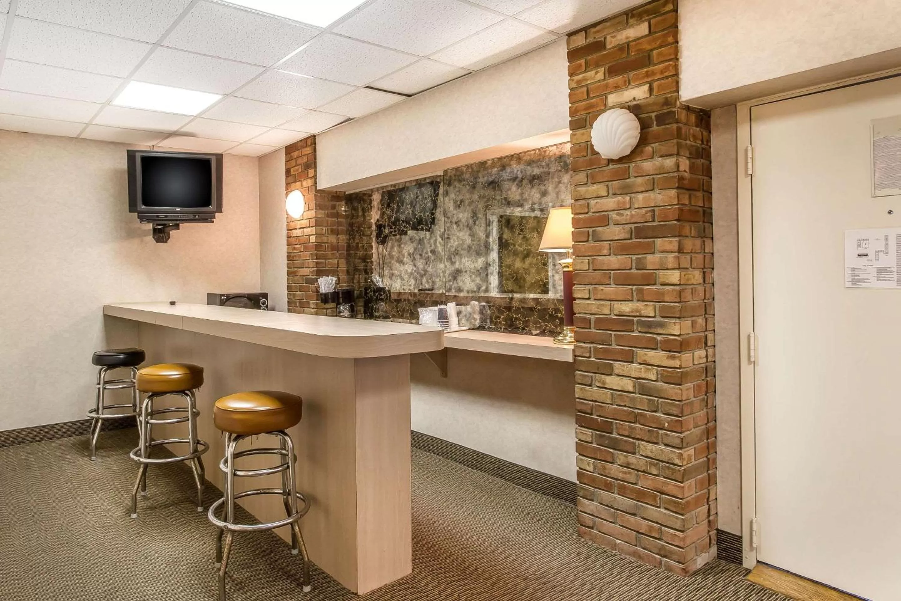 Photo of the whole room in Rodeway Inn Sandusky North