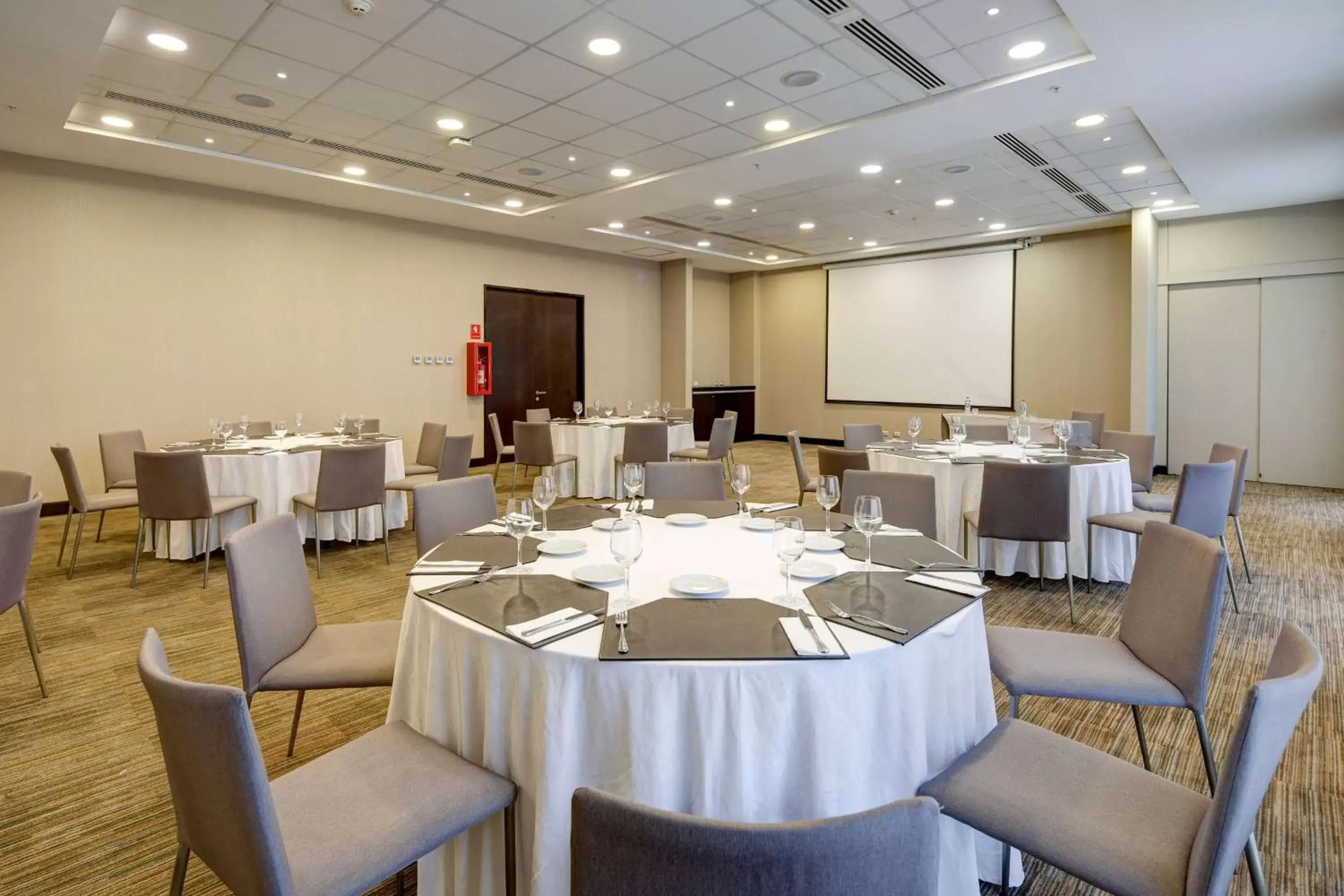 Meeting/conference room in La Quinta by Wyndham Santiago Aeropuerto