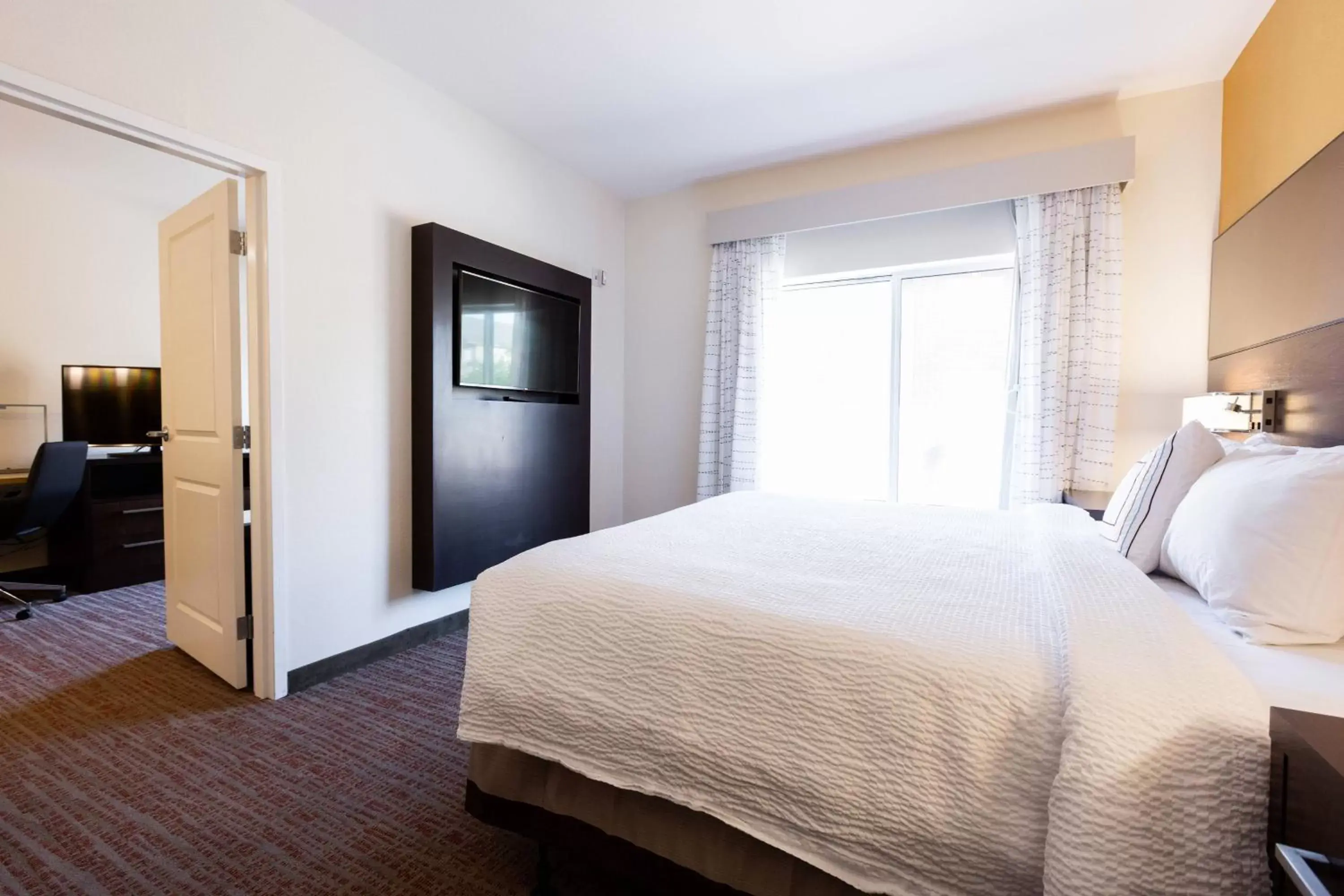 Bedroom, Bed in Residence Inn by Marriott Oklahoma City North/Quail Springs