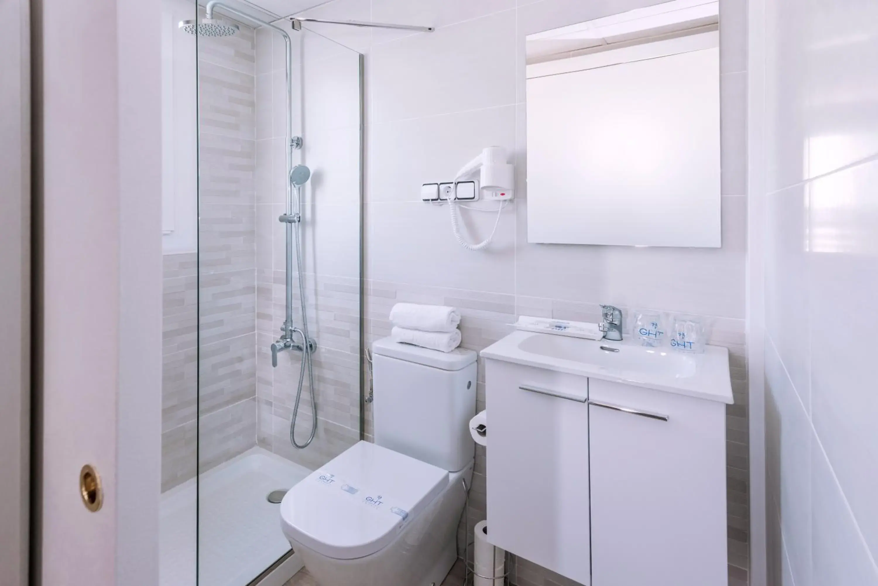 Bathroom in GHT Balmes, Hotel-Aparthotel&SPLASH