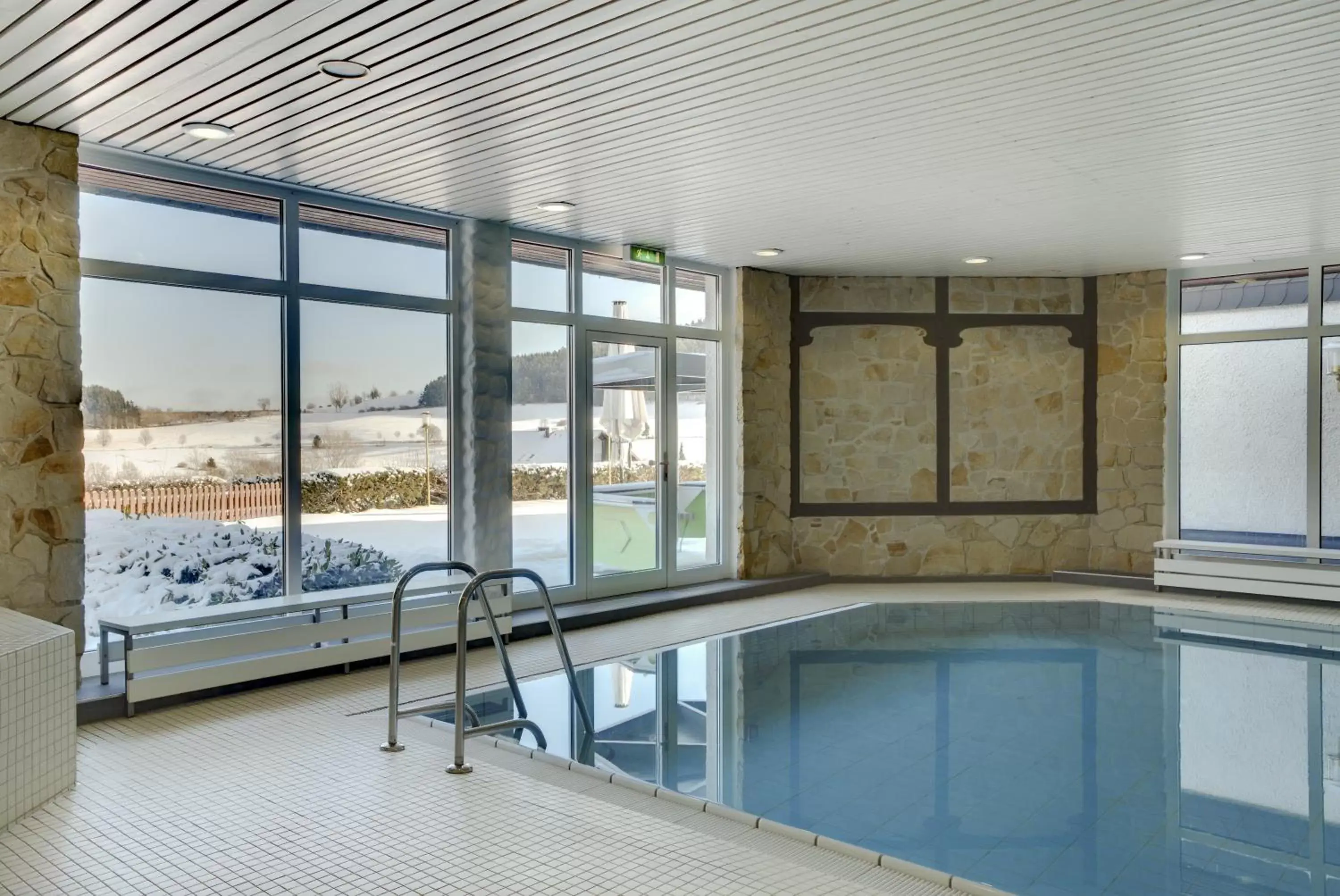 Winter, Swimming Pool in H+ Hotel Willingen