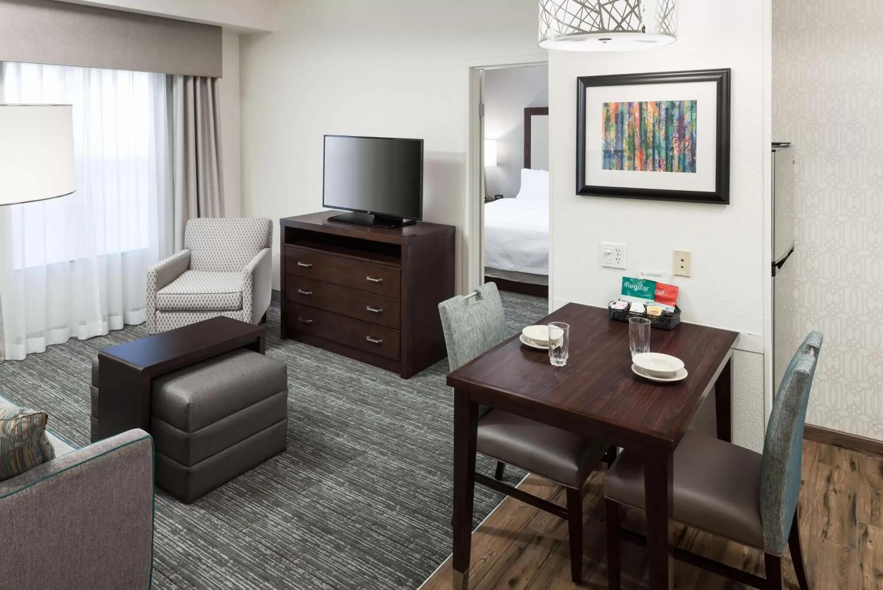 Living room, TV/Entertainment Center in Homewood Suites by Hilton Mahwah