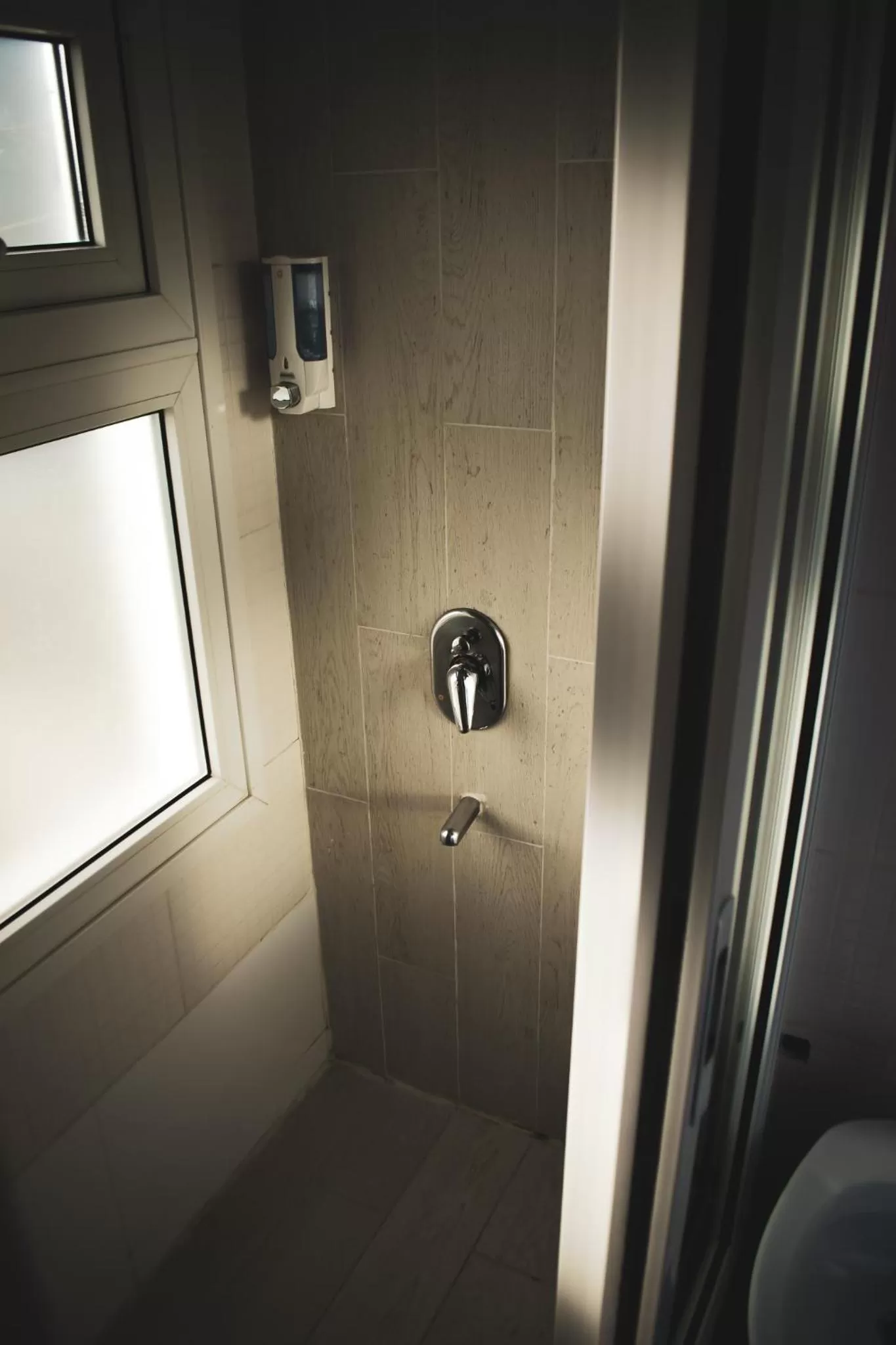 Shower in Hosteria Foike