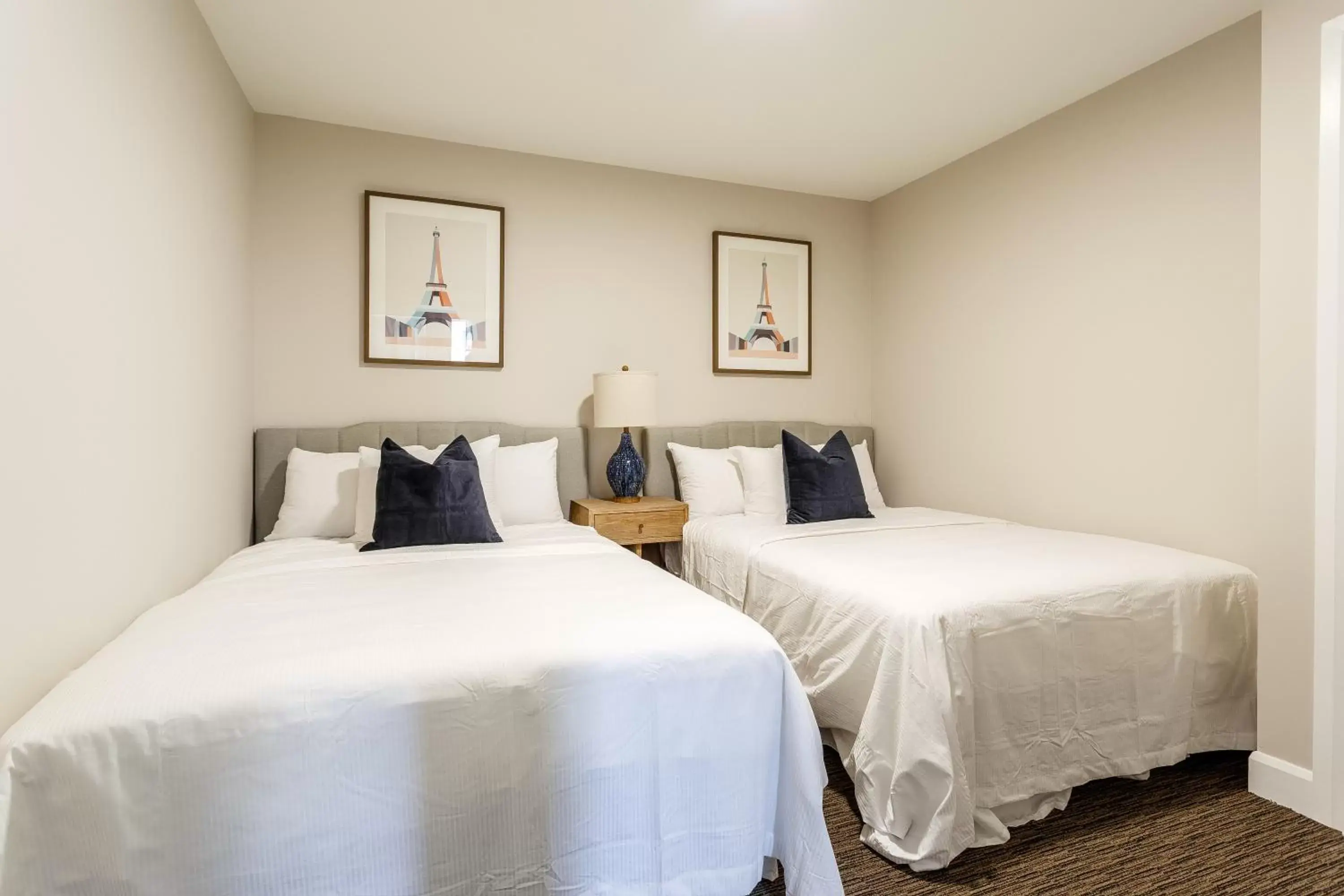 Bedroom, Bed in Parc Avenue Lofts