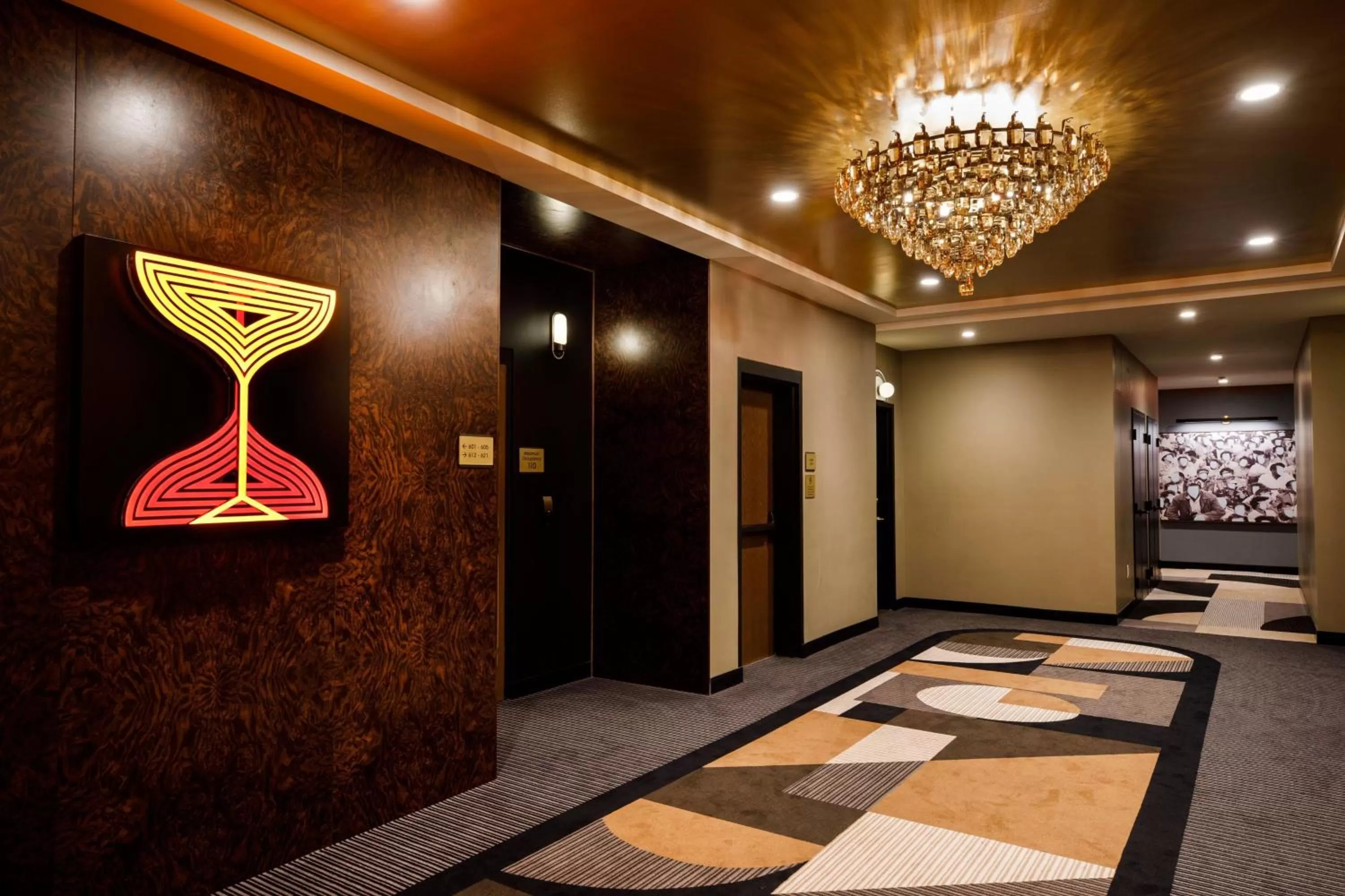 Lounge or bar in Hotel Indy, Indianapolis, a Tribute Portfolio Hotel