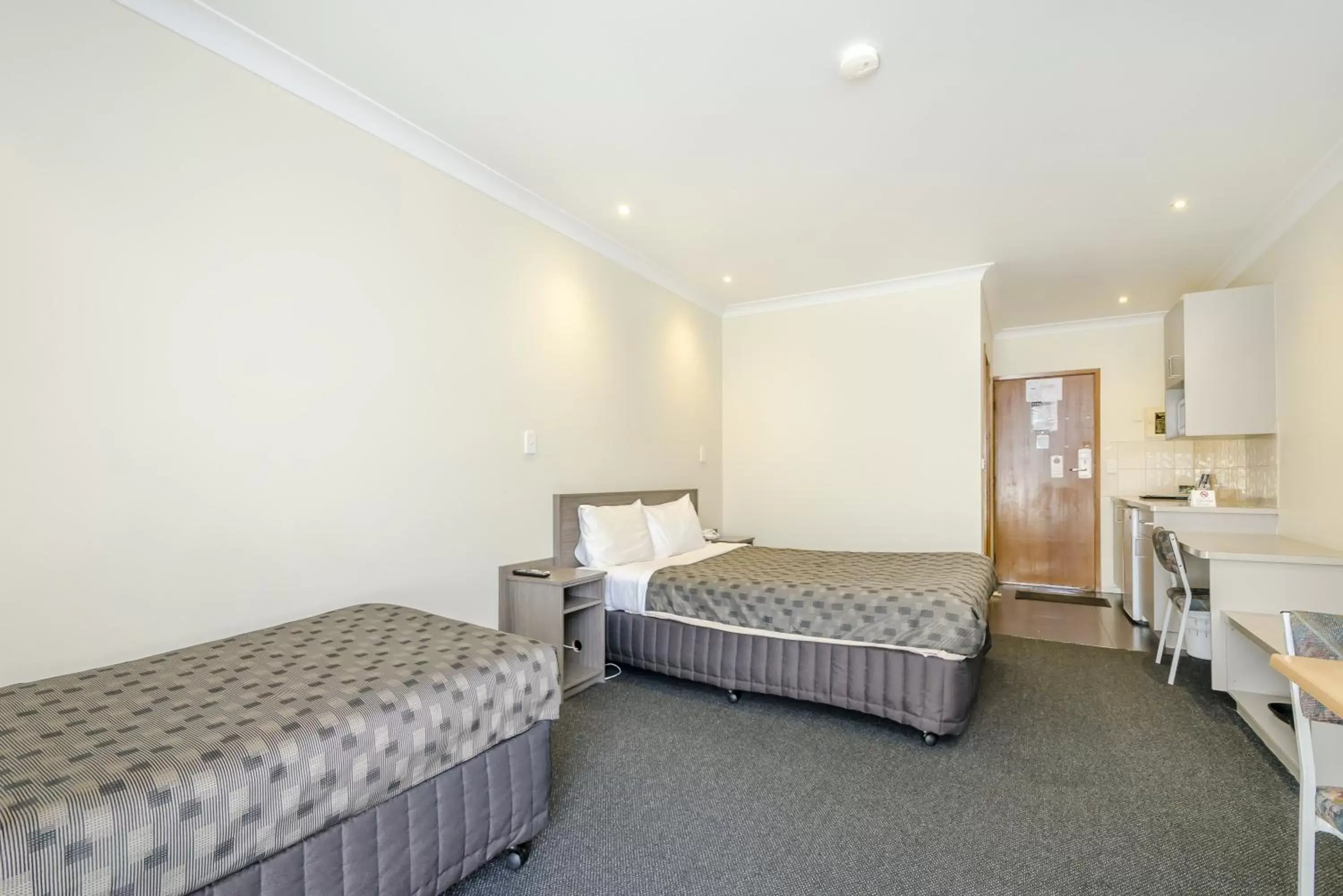Photo of the whole room, Room Photo in Werribee Motel and Apartments