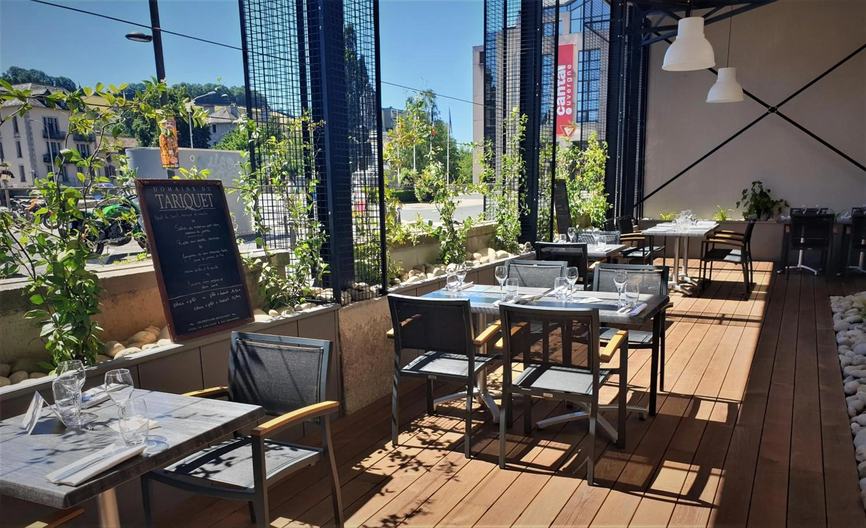 Restaurant/places to eat in The Originals Boutique, Grand Hôtel Saint-Pierre, Aurillac