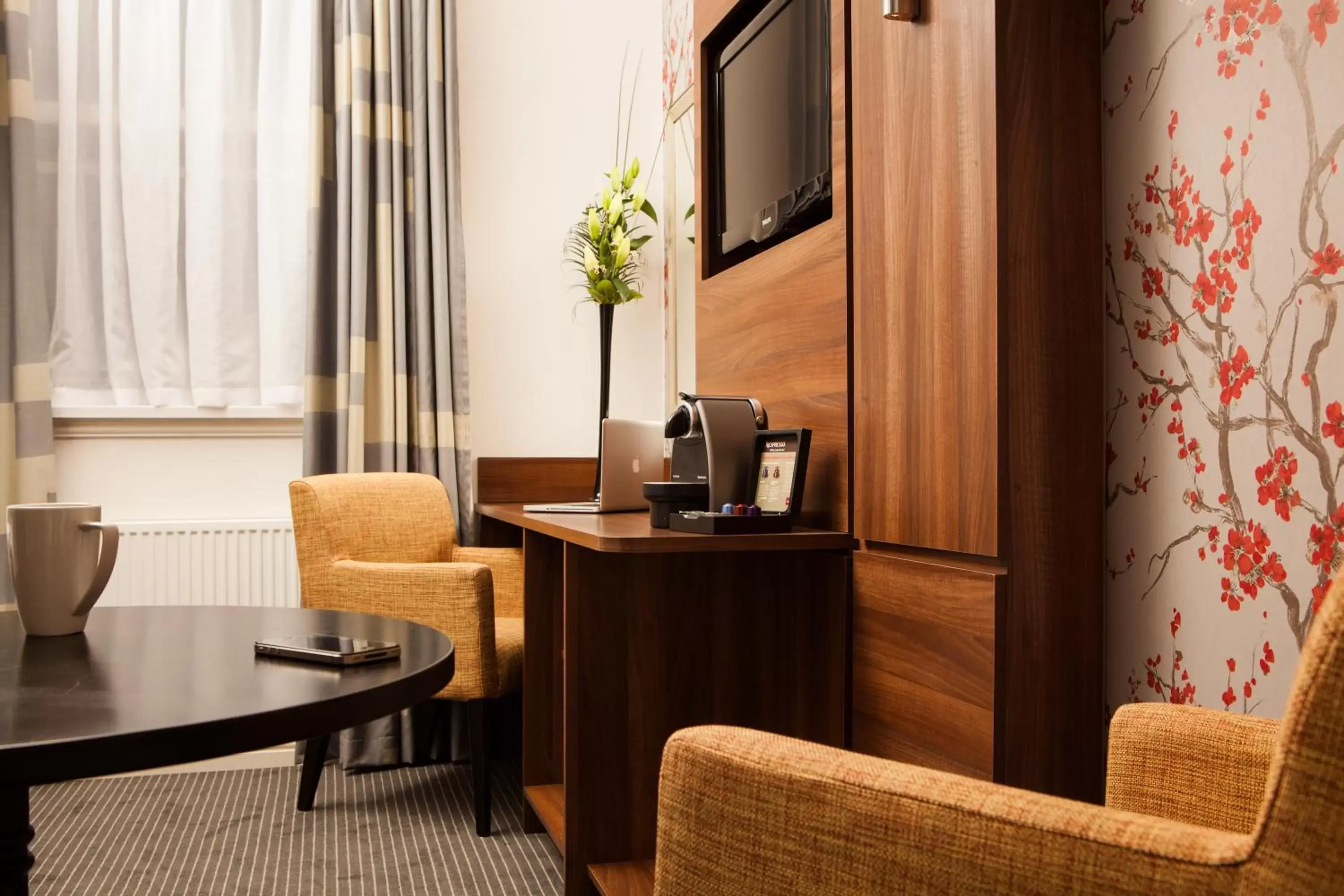 Seating Area in Mercure Darlington King's Hotel