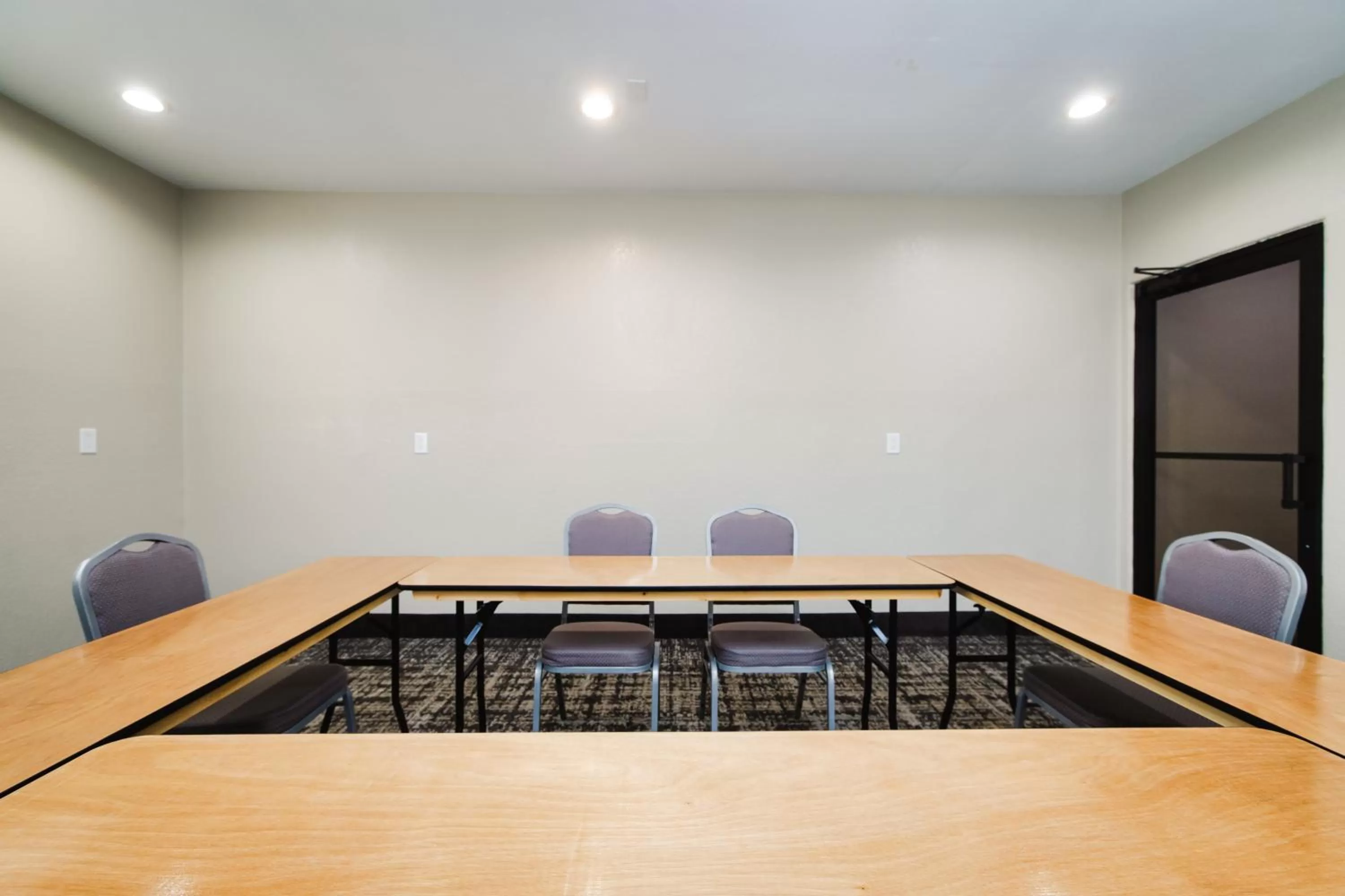 Meeting/conference room in Quality Suites Houston Hobby Airport
