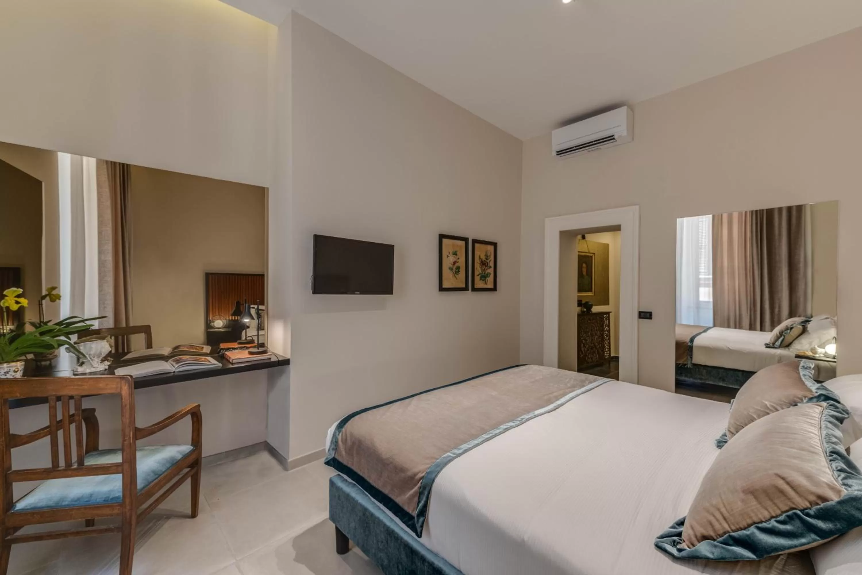 Bedroom, Bed in Navona Theatre Hotel