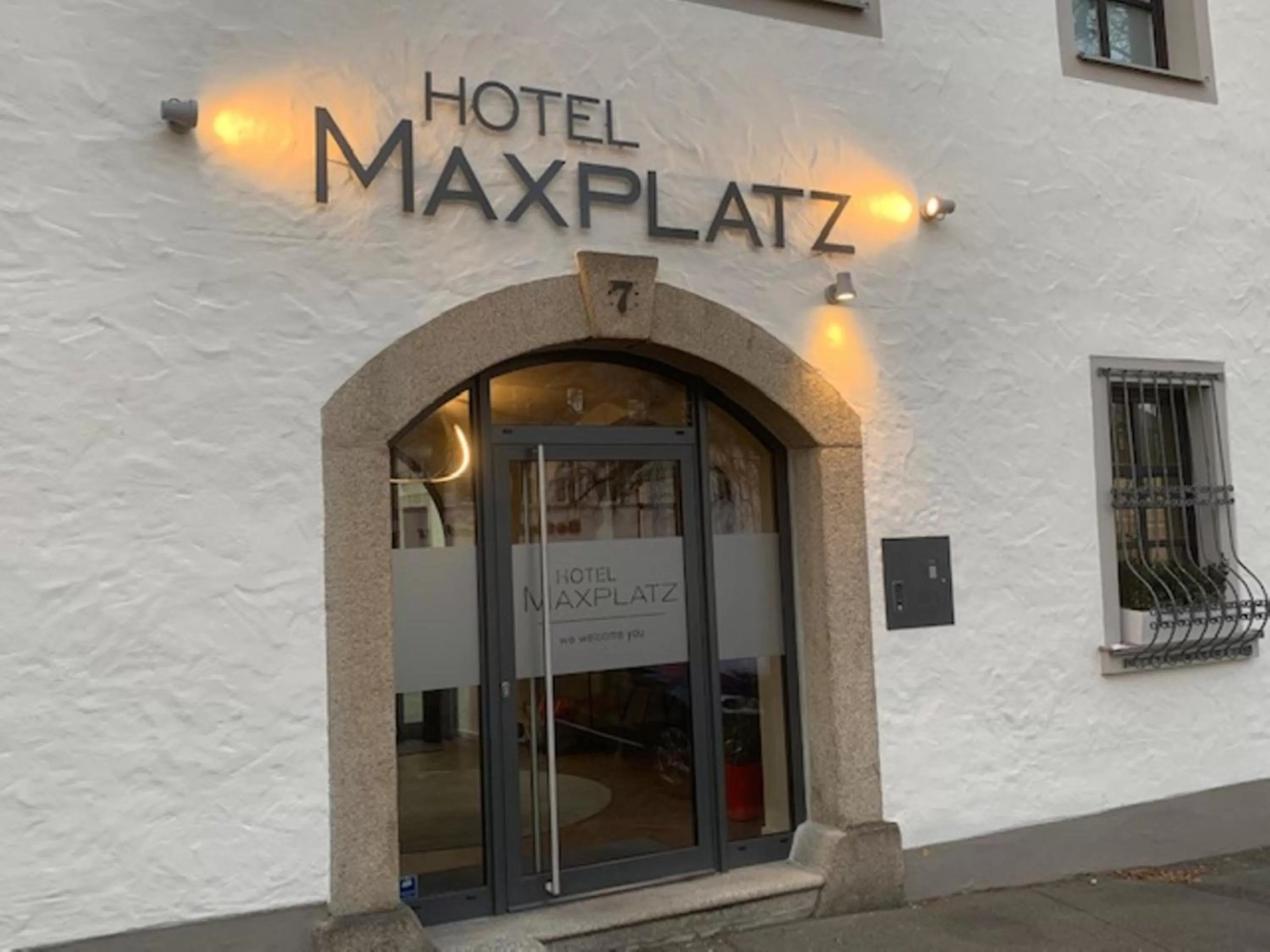 Facade/entrance in Hotel Maxplatz