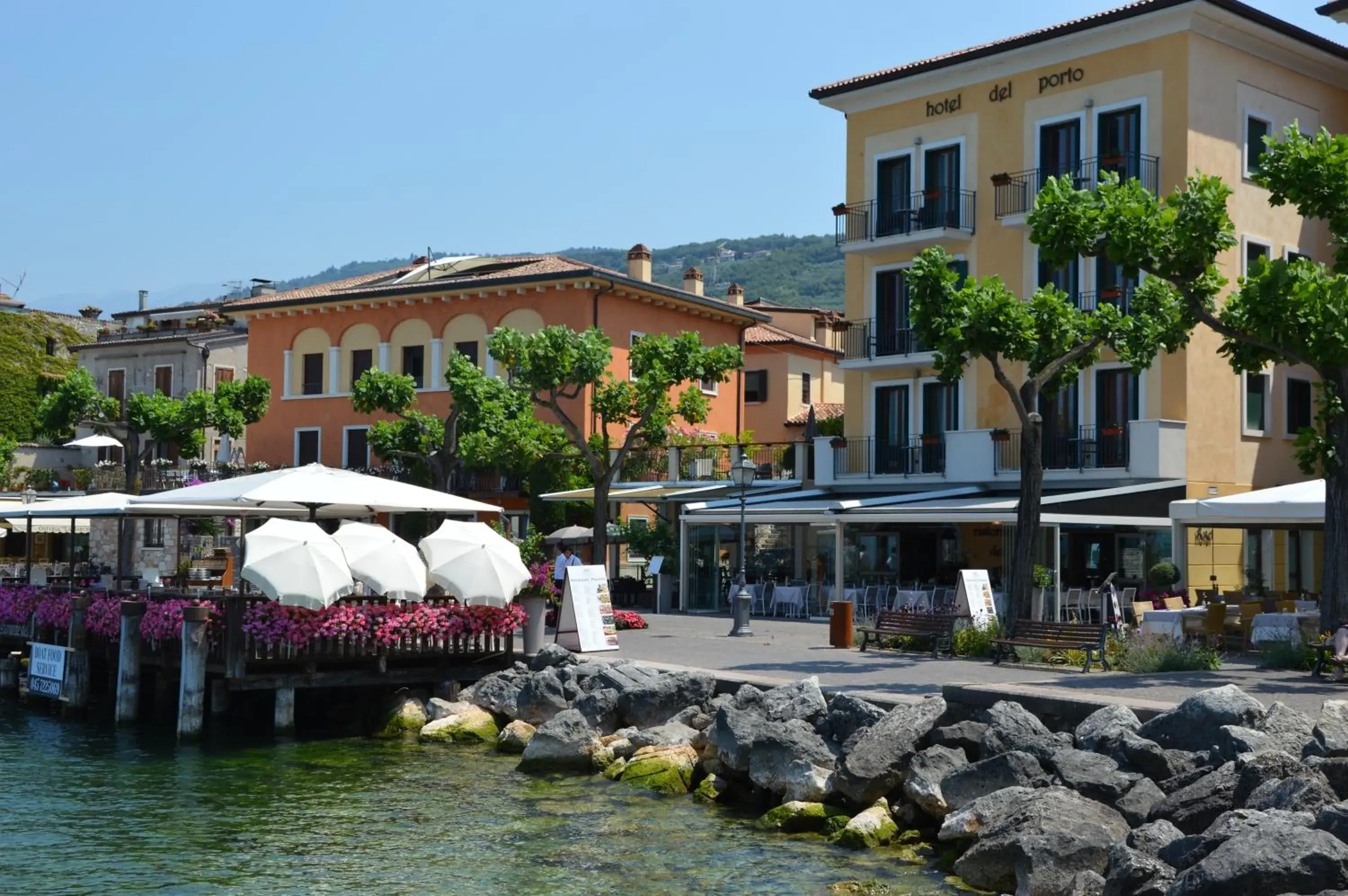 Facade/entrance, Property Building in Hotel Del Porto