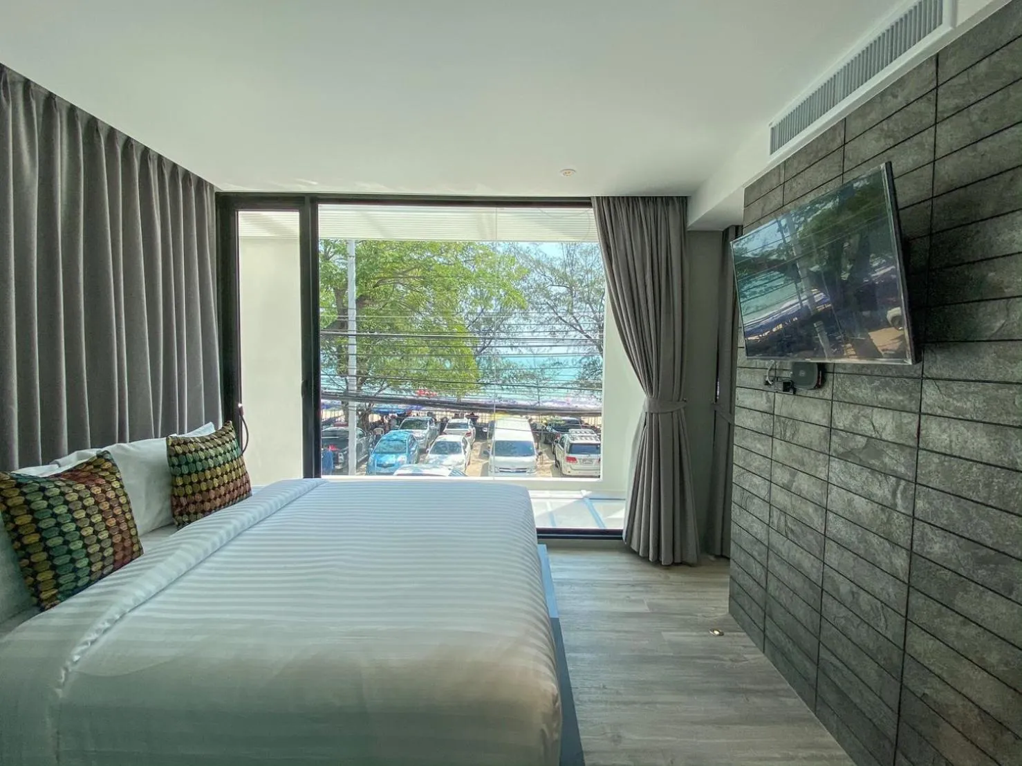 View (from property/room), Bed in Nirundorn Resort Chaam