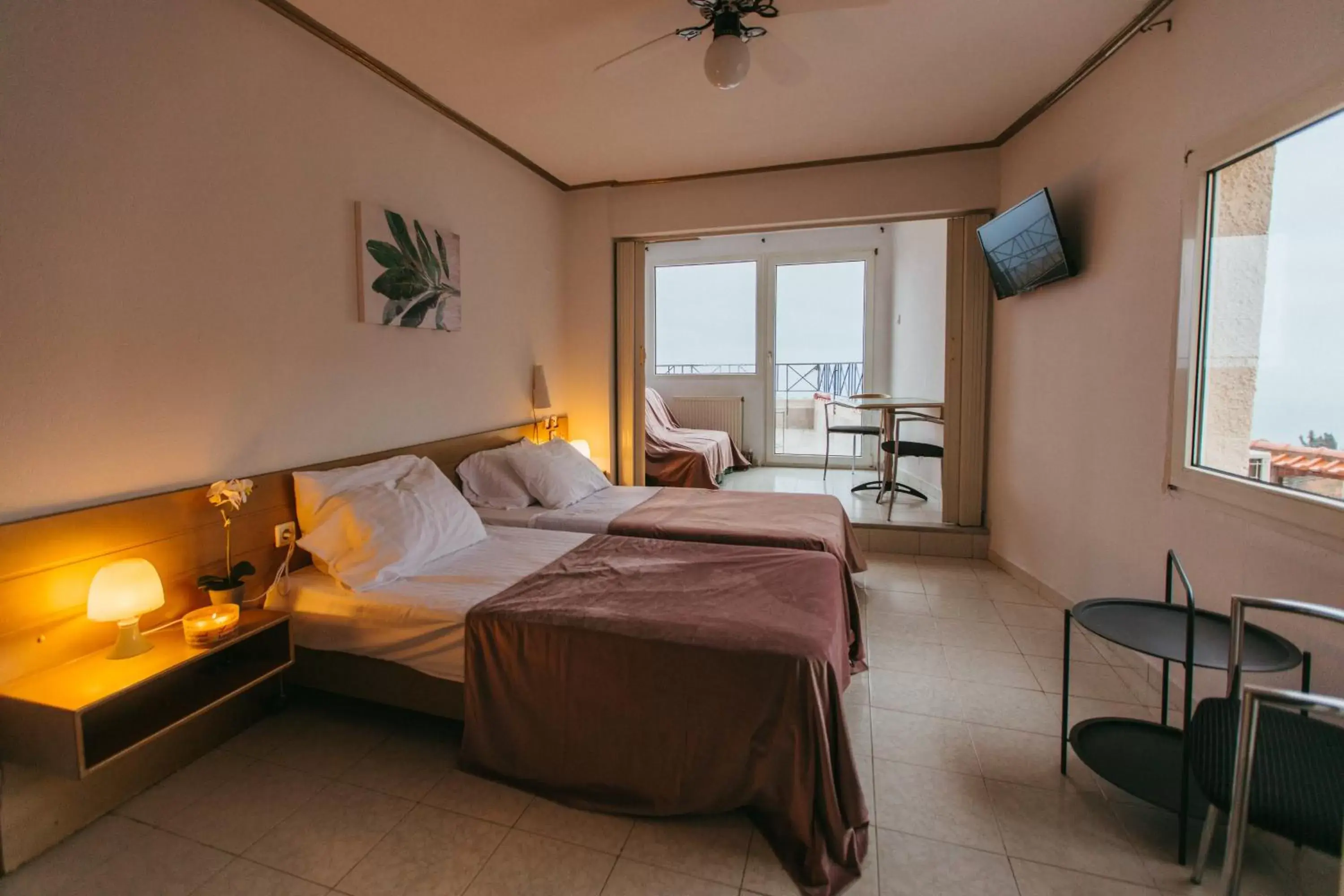 Quadruple Room with Sea View in Hotel Christina - Happy Days Quadruple Room with Sea View in Hotel Christina - Happy Days