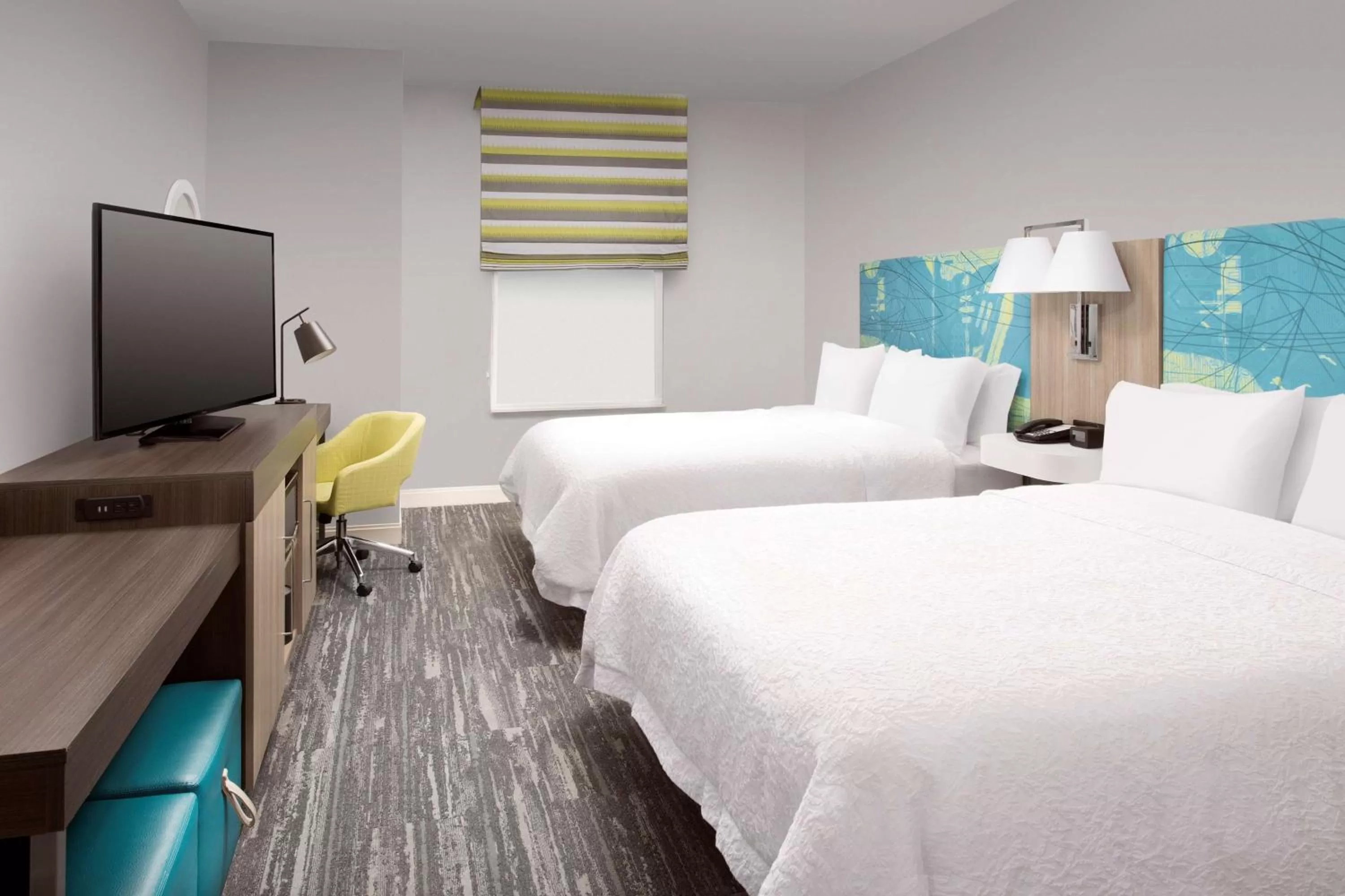 Bed in Hampton Inn Miami Airport East