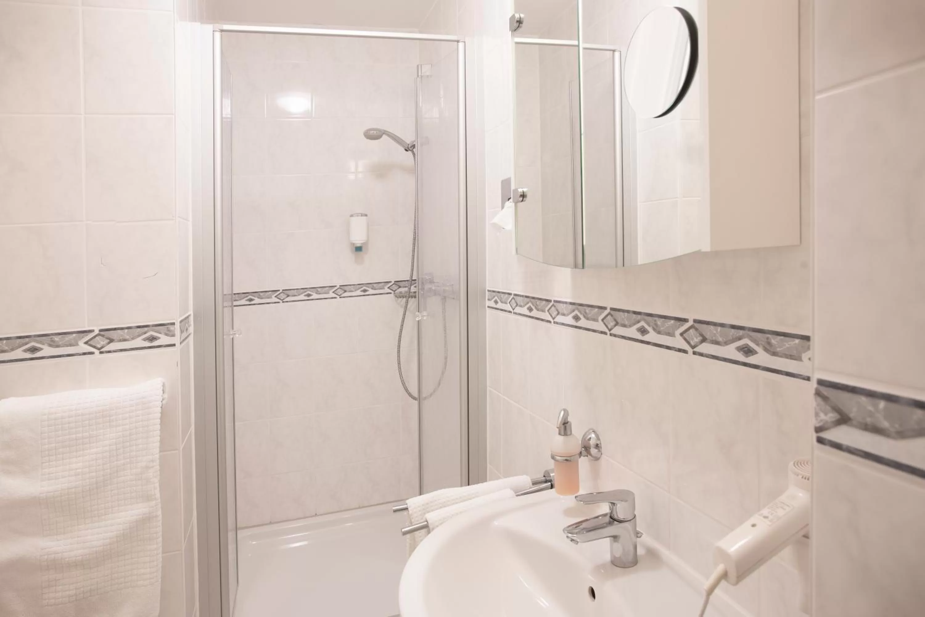 Shower in Bad Emser Hof