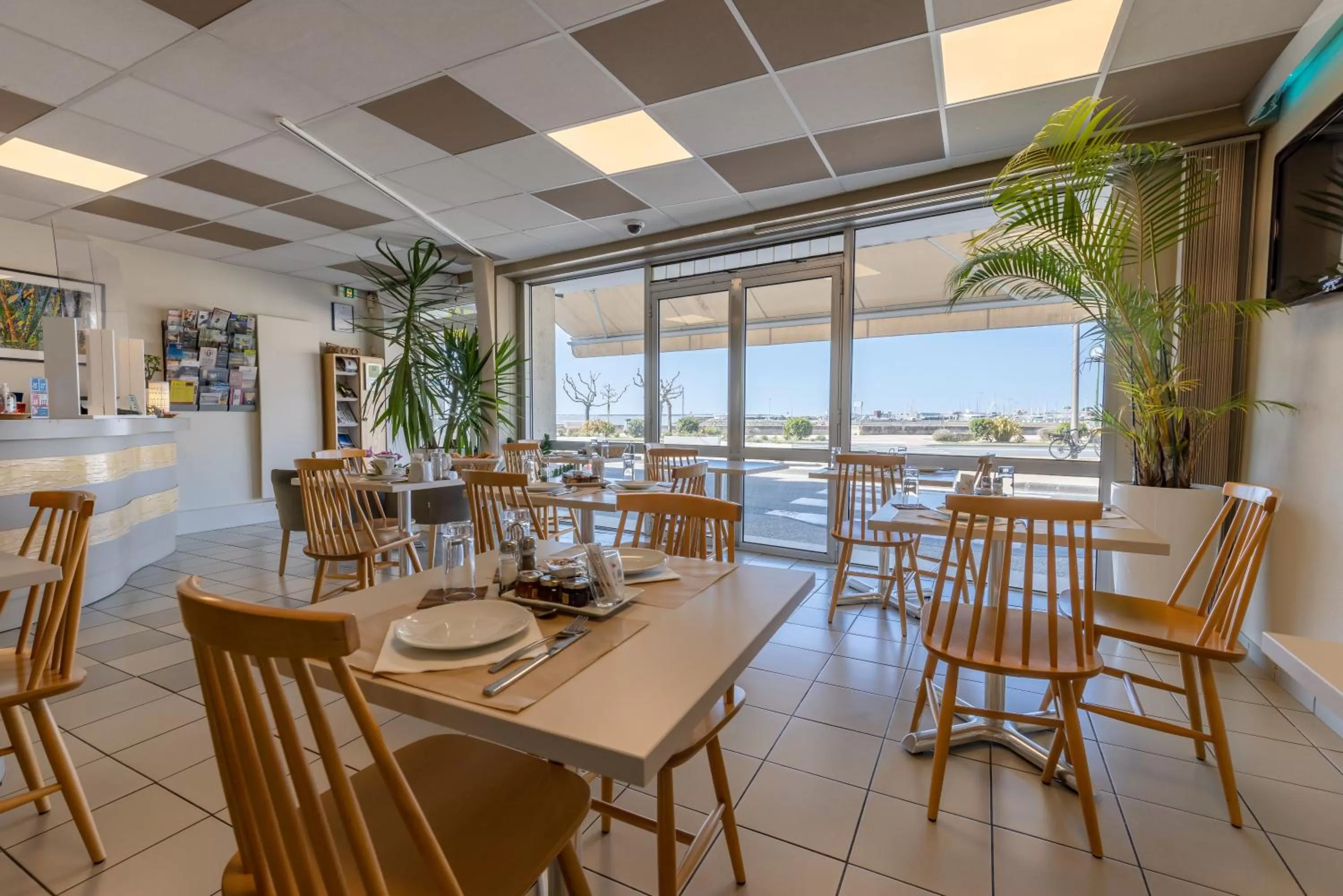 Breakfast in Logis Hôtel Rêve de Sable