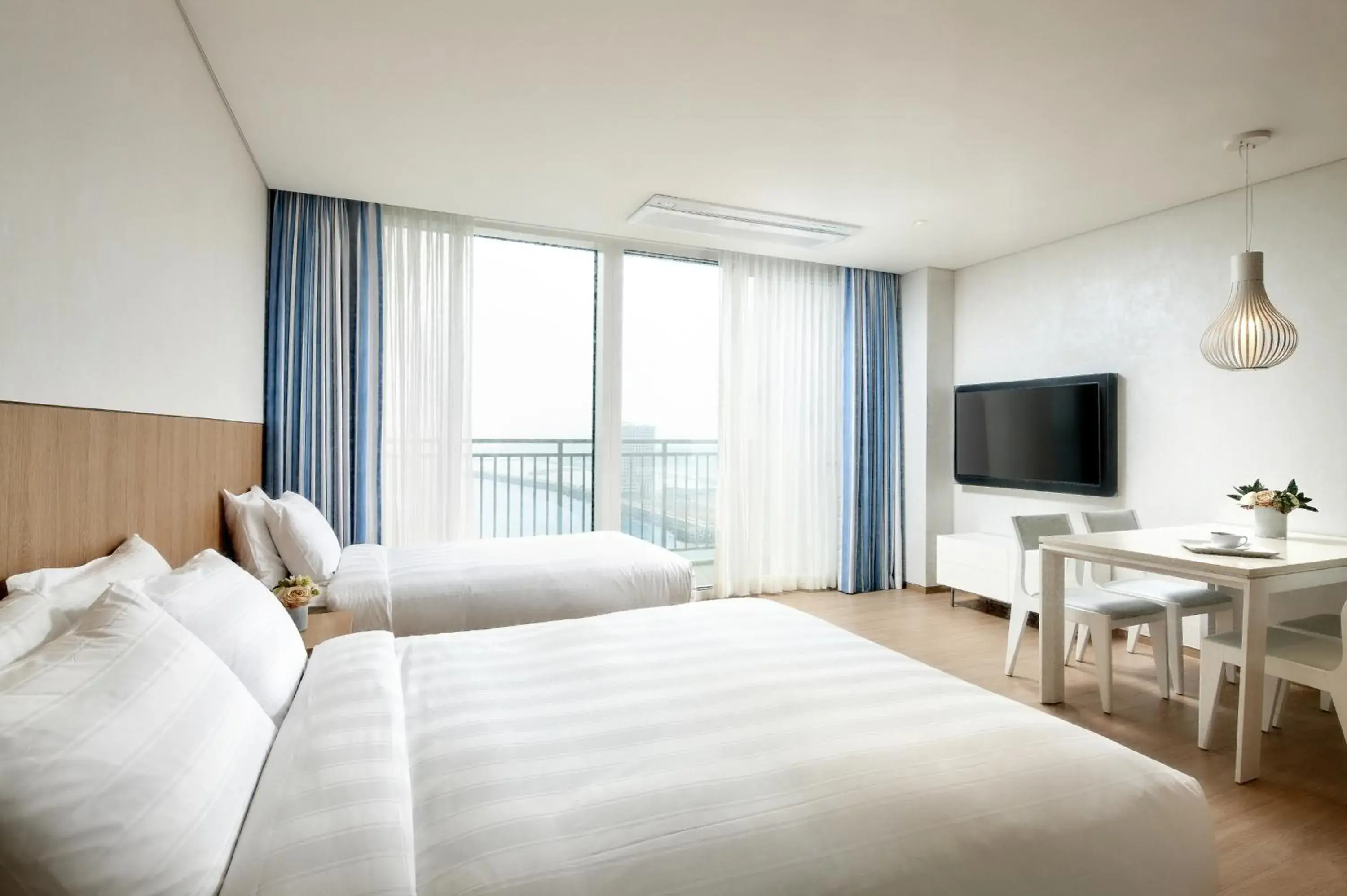 Bed in Lotte Resort Sokcho