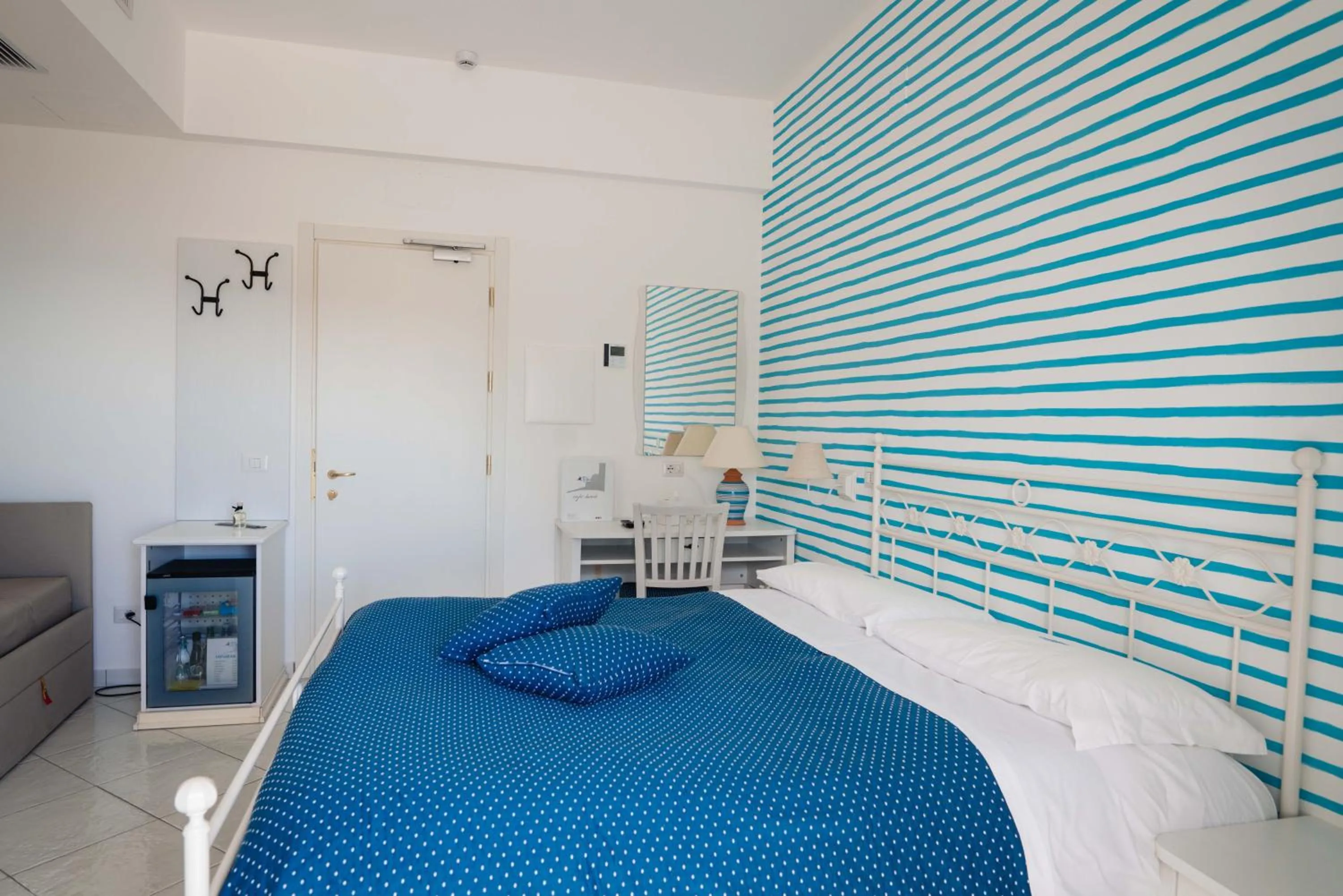 Bedroom, Bed in Hotel Calanca