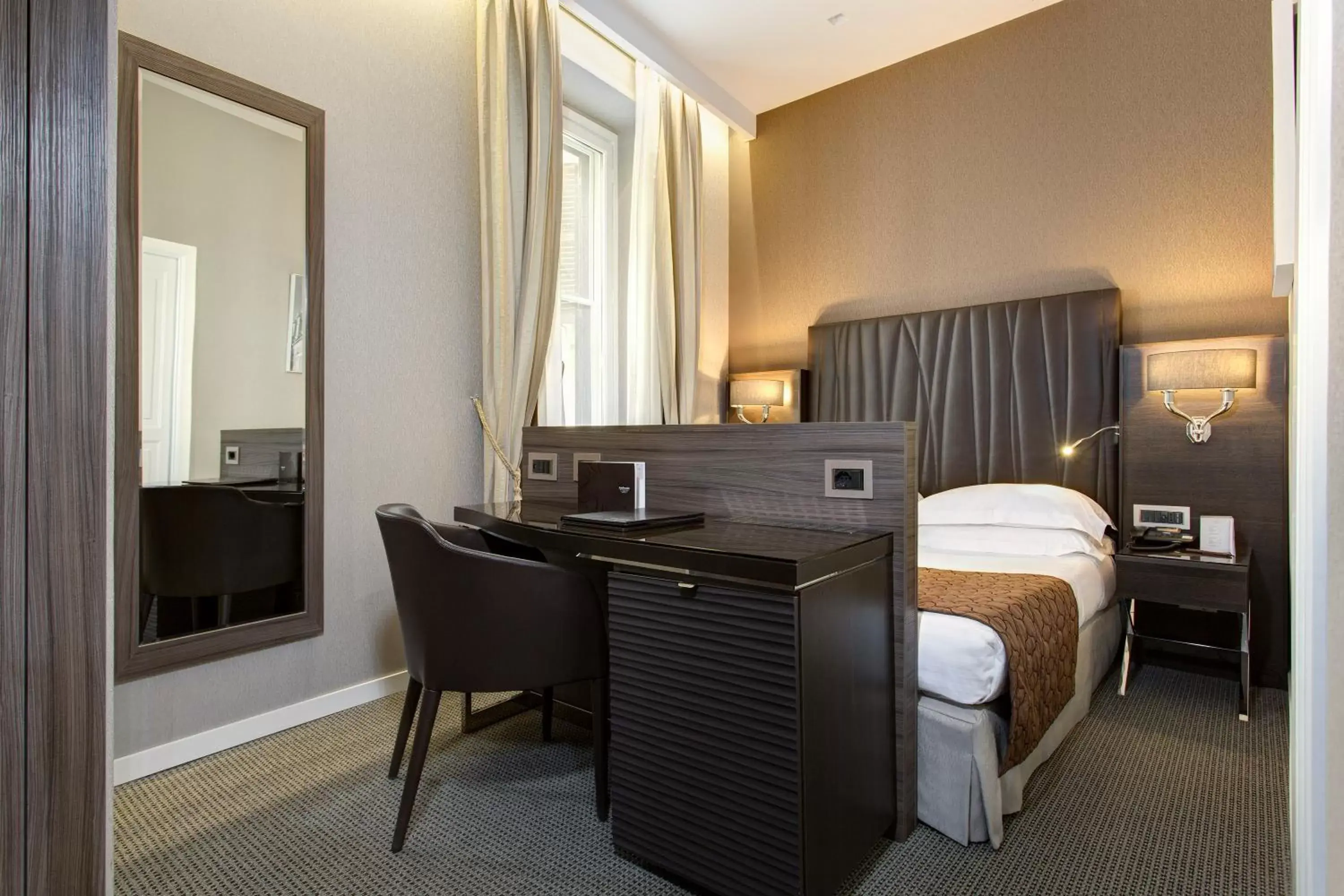 Basic Double Room in Hotel Artemide