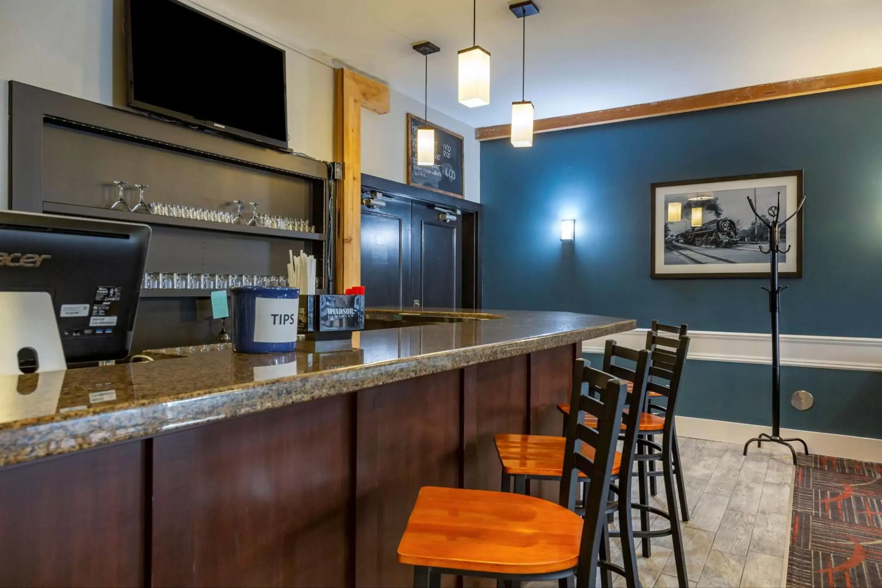 Lounge or bar in Best Western Plus Como Park Hotel Lounge or bar in Best Western Plus Como Park Hotel