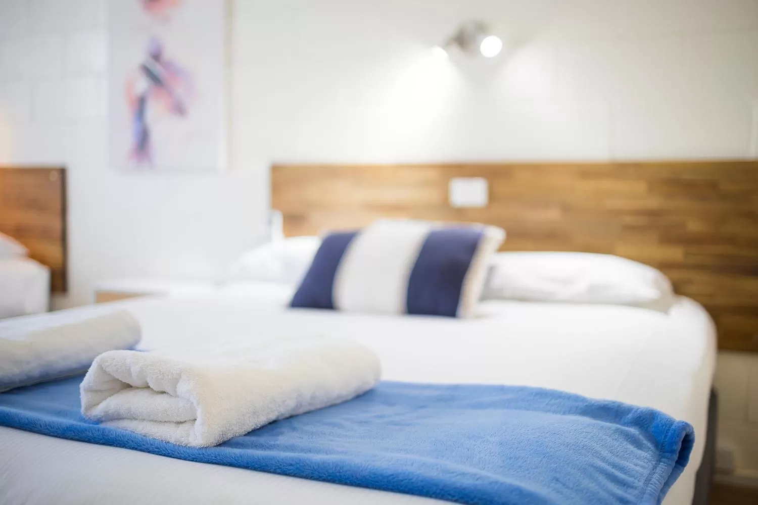 Bed in Plainsman Motel