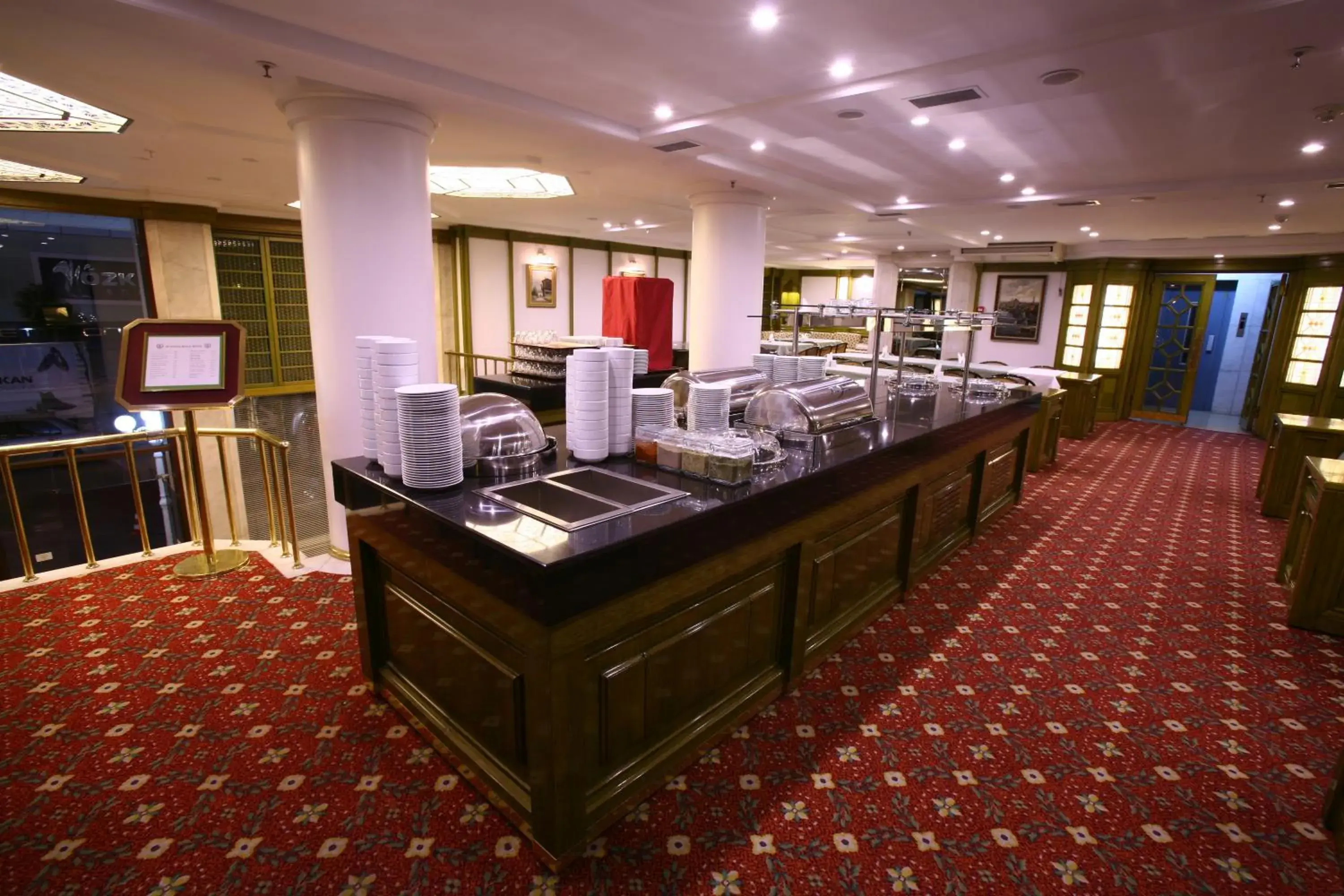 Restaurant/places to eat in Istanbul Royal Hotel Restaurant/places to eat in Istanbul Royal Hotel