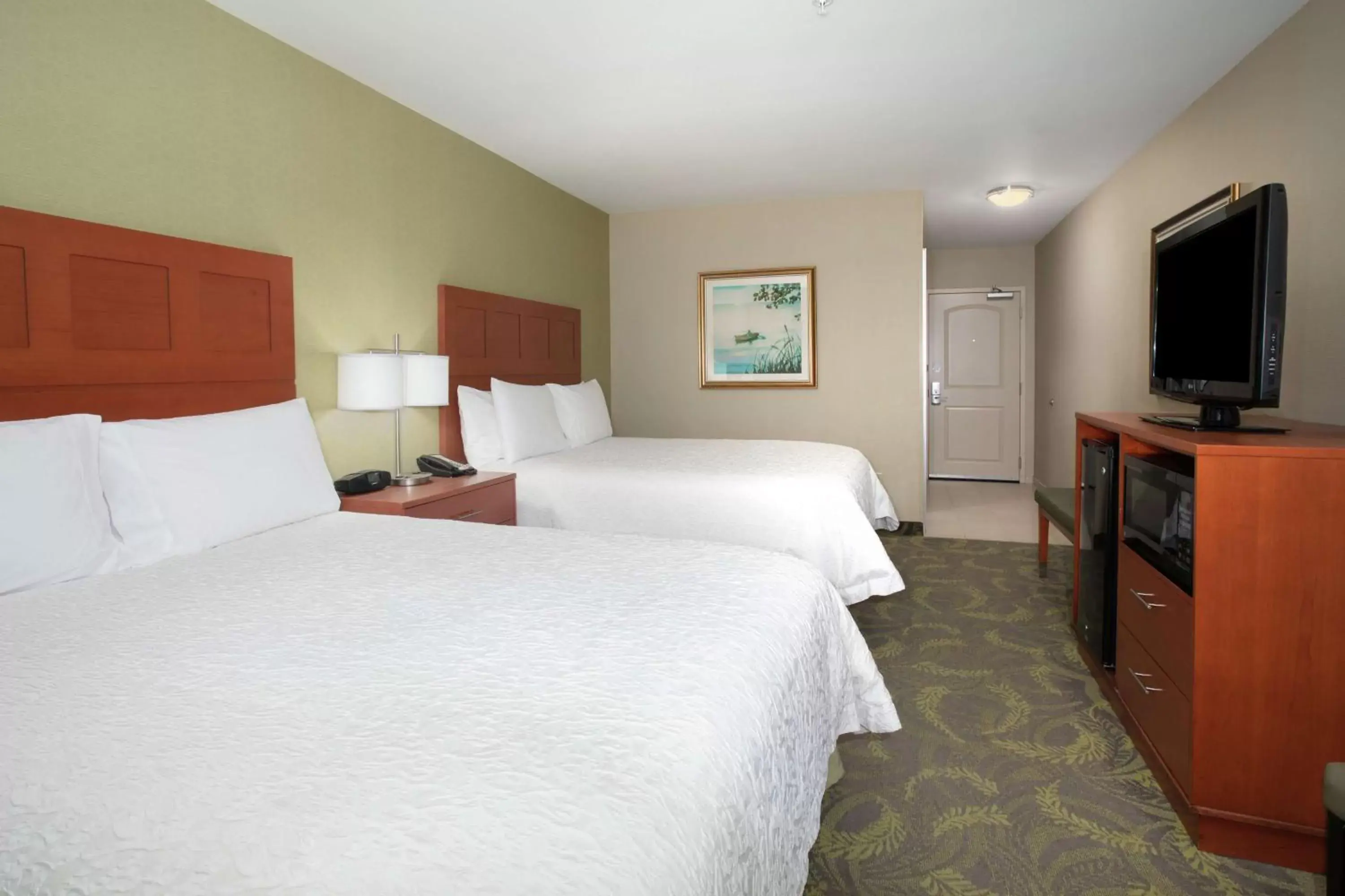 Bedroom, Bed in Hampton Inn & Suites Astoria