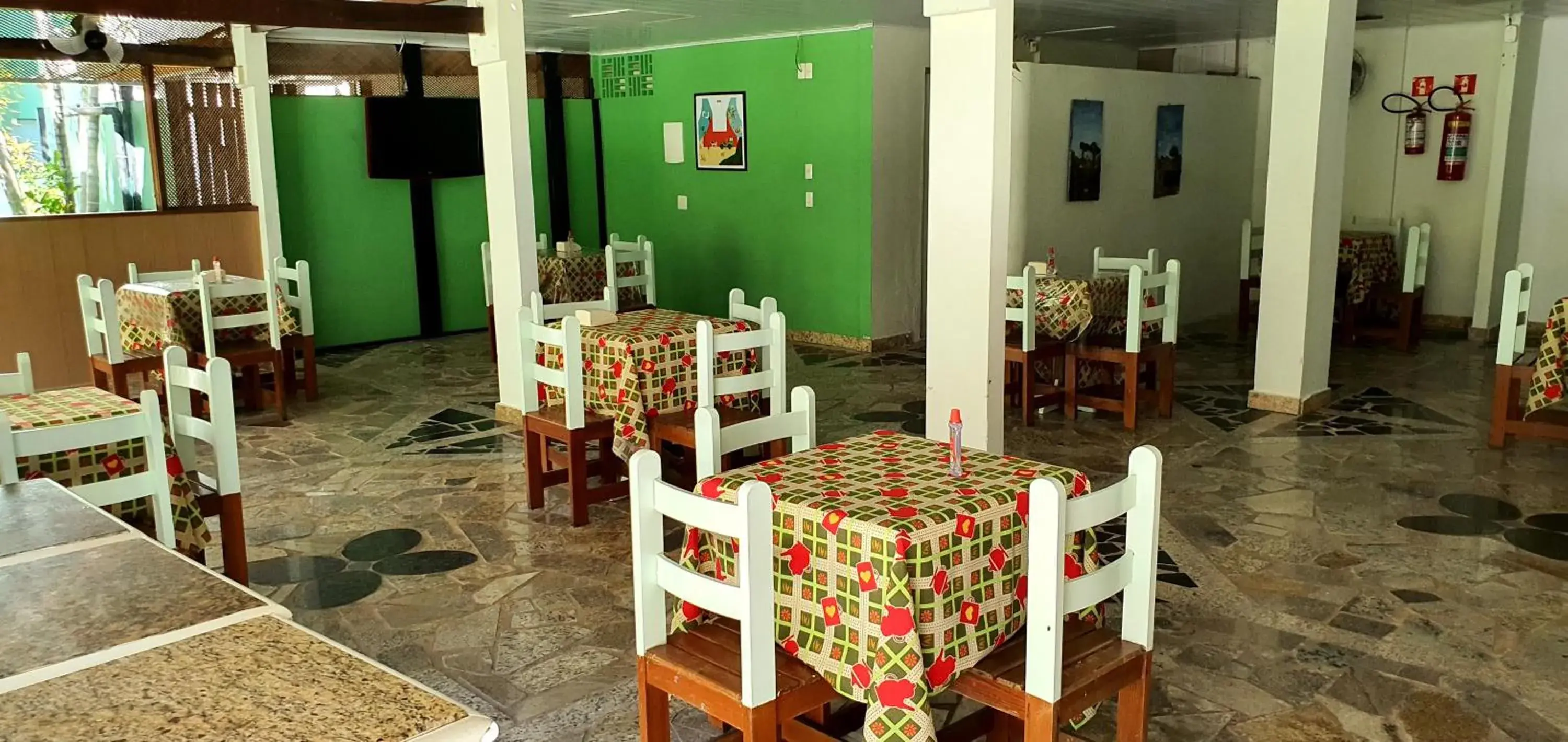 Breakfast, Restaurant/Places to Eat in Duas Praias Hotel Pousada