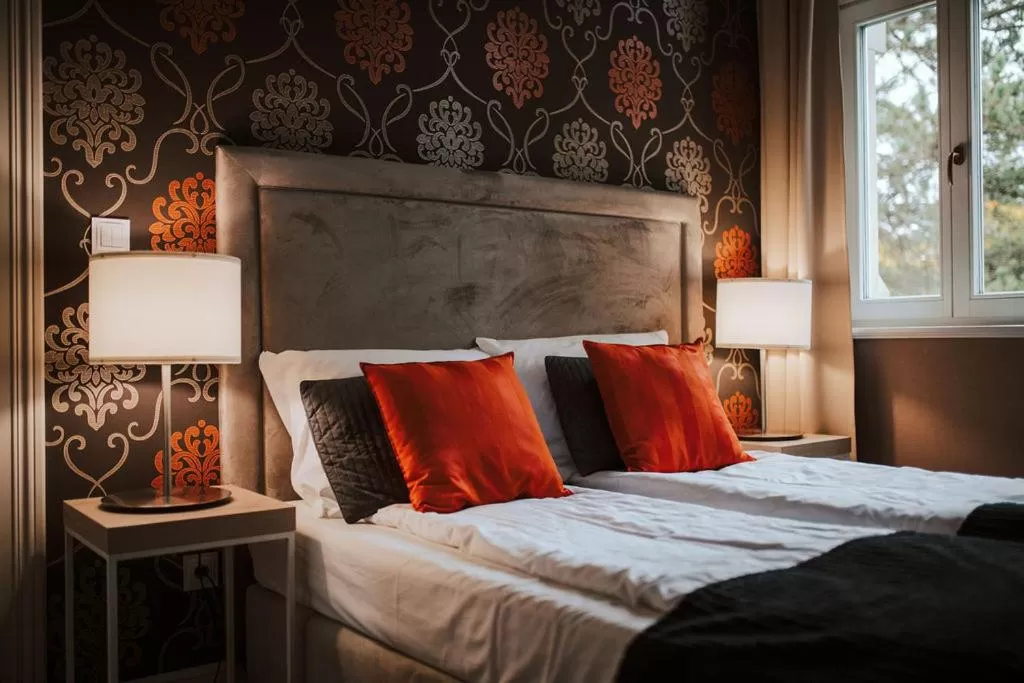 Bed in Hotel Dębowy Biowellness & SPA Góry Sowie