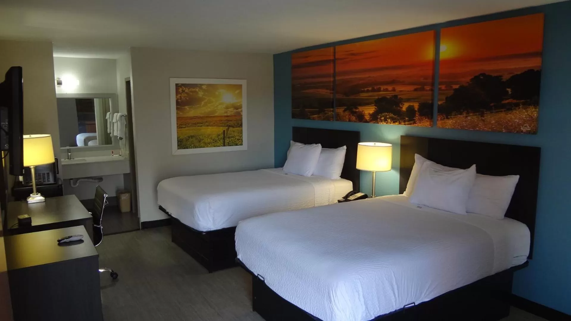 Bed in Days Inn by Wyndham Hernando