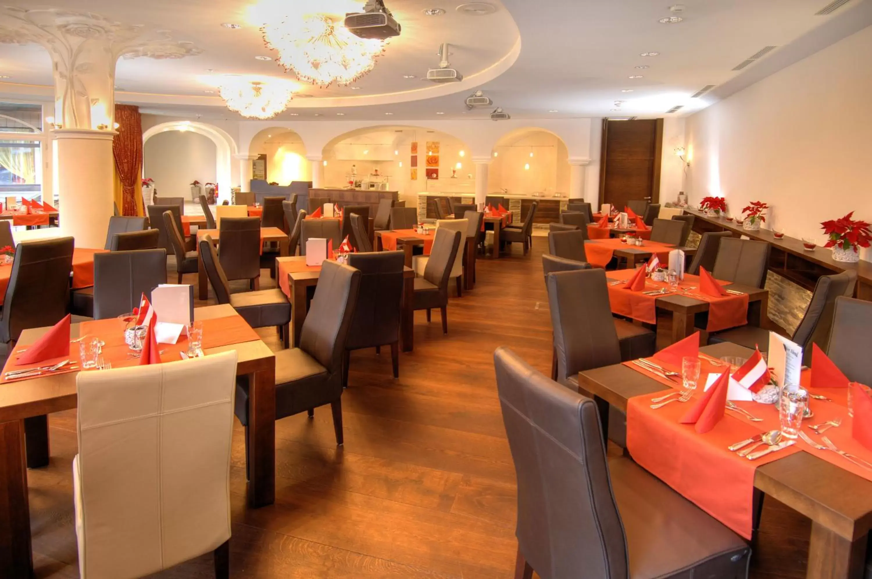 Banquet/Function facilities, Restaurant/Places to Eat in Hotel Latini