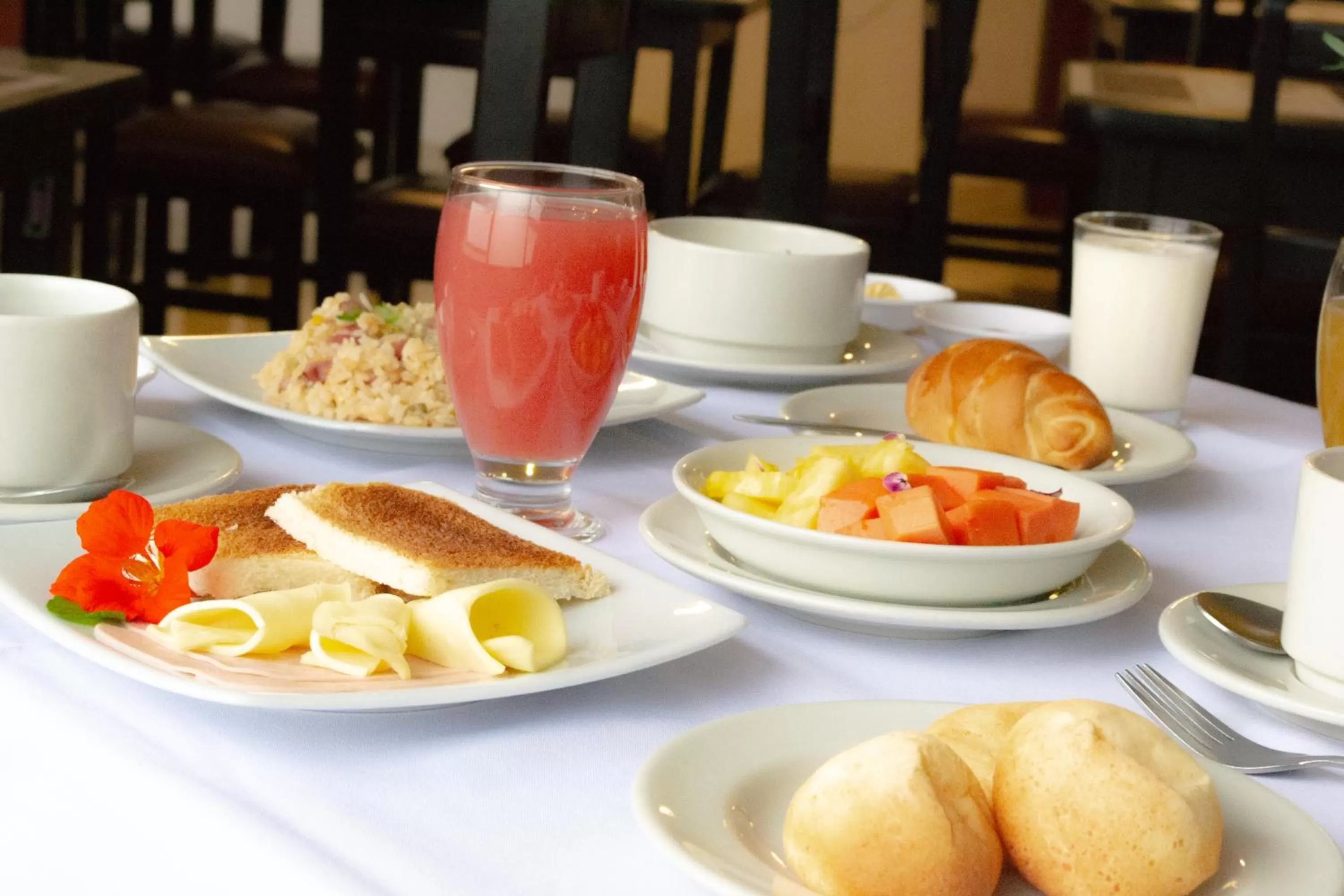 Breakfast in Hotel Virrey Central