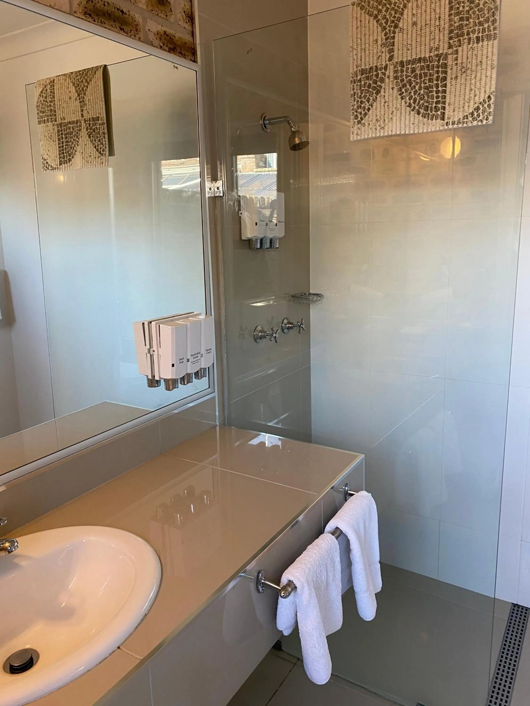 Shower in Sir Francis Drake