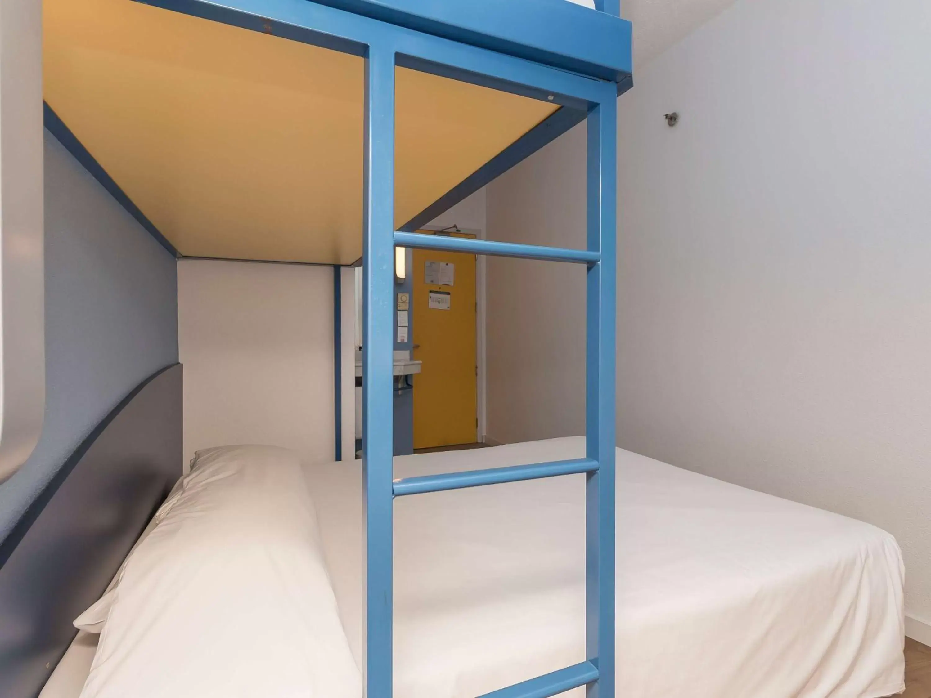 Bedroom, Bunk Bed in ibis budget Curitiba Centro