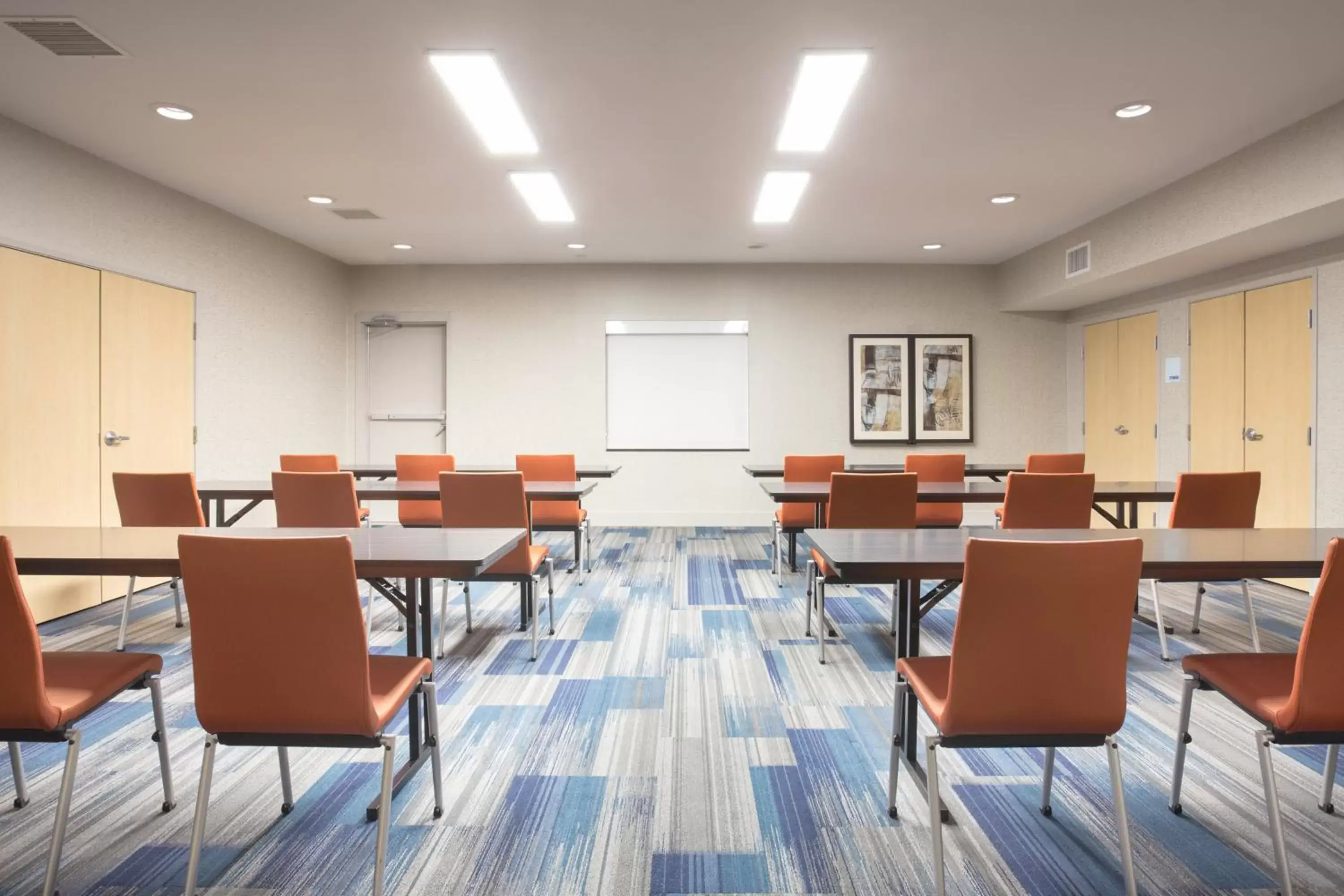 Meeting/conference room in Holiday Inn Express & Suites Amarillo, an IHG Hotel