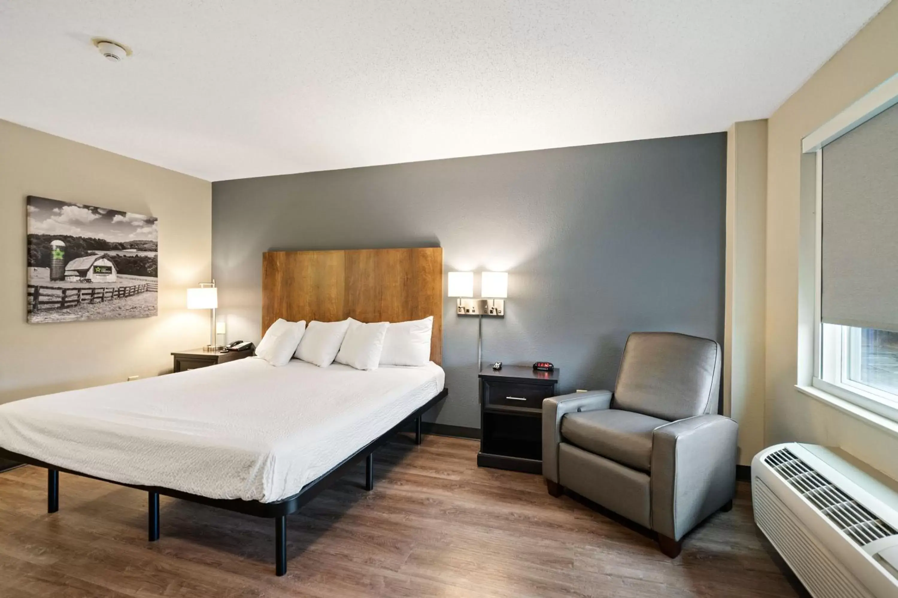 Bed in Extended Stay America Suites - Washington, DC - Centreville - Manassas