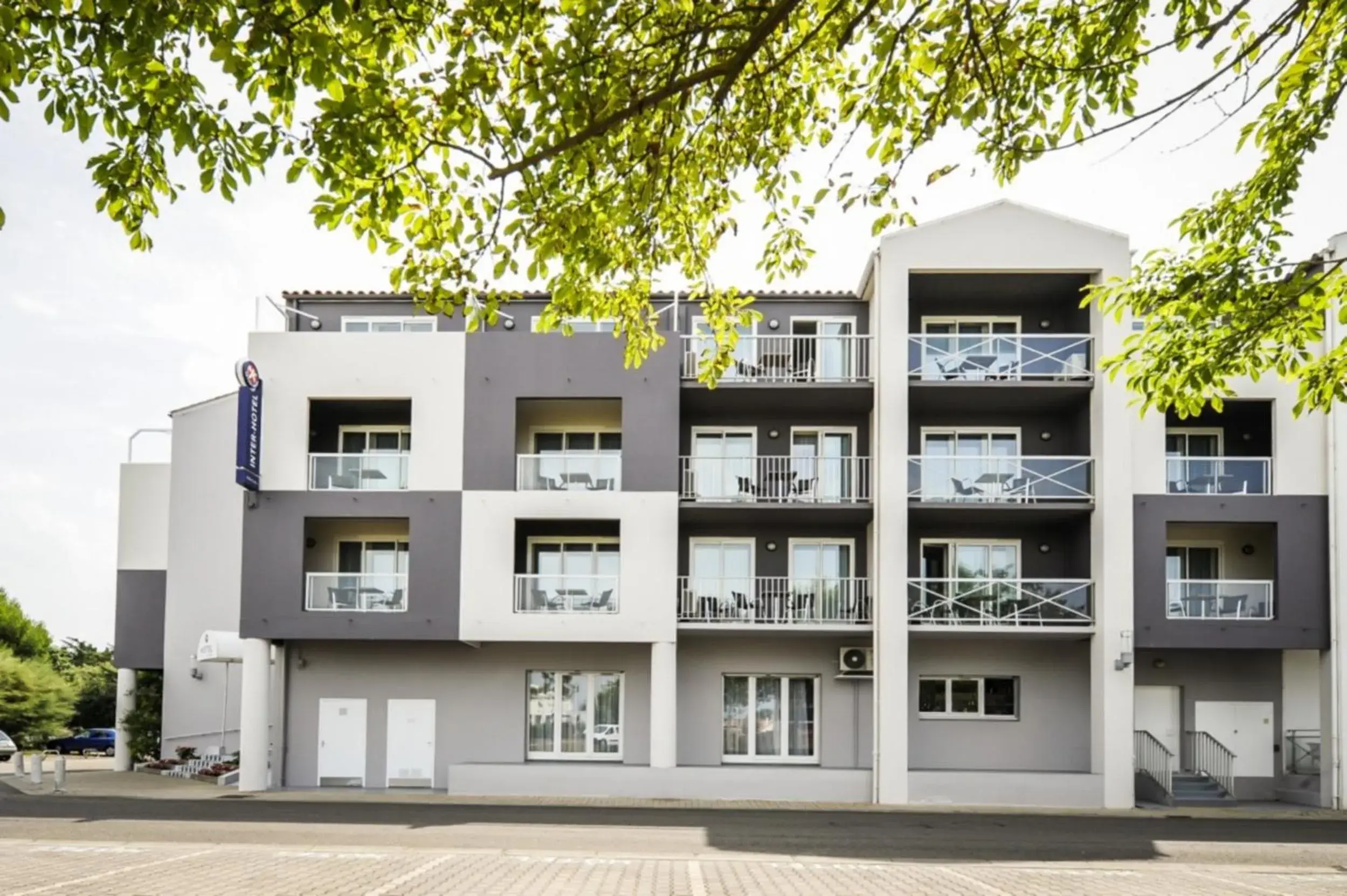 Facade/entrance, Property Building in The Originals Boutique, Hotel Admiral's, Les Sables-d'Olonne (Inter-Hotel)