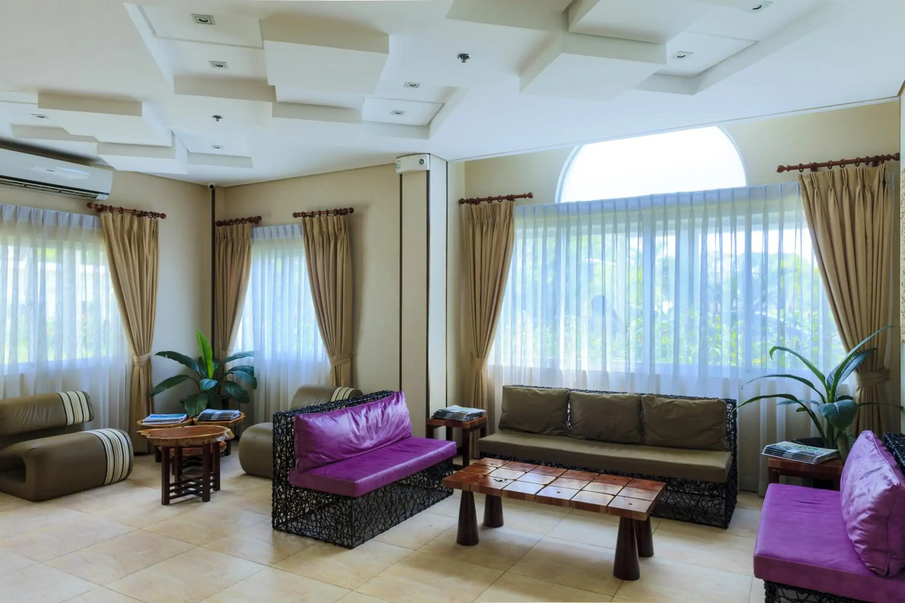 Lobby or reception, Seating Area in Microtel By Wyndham General Santos