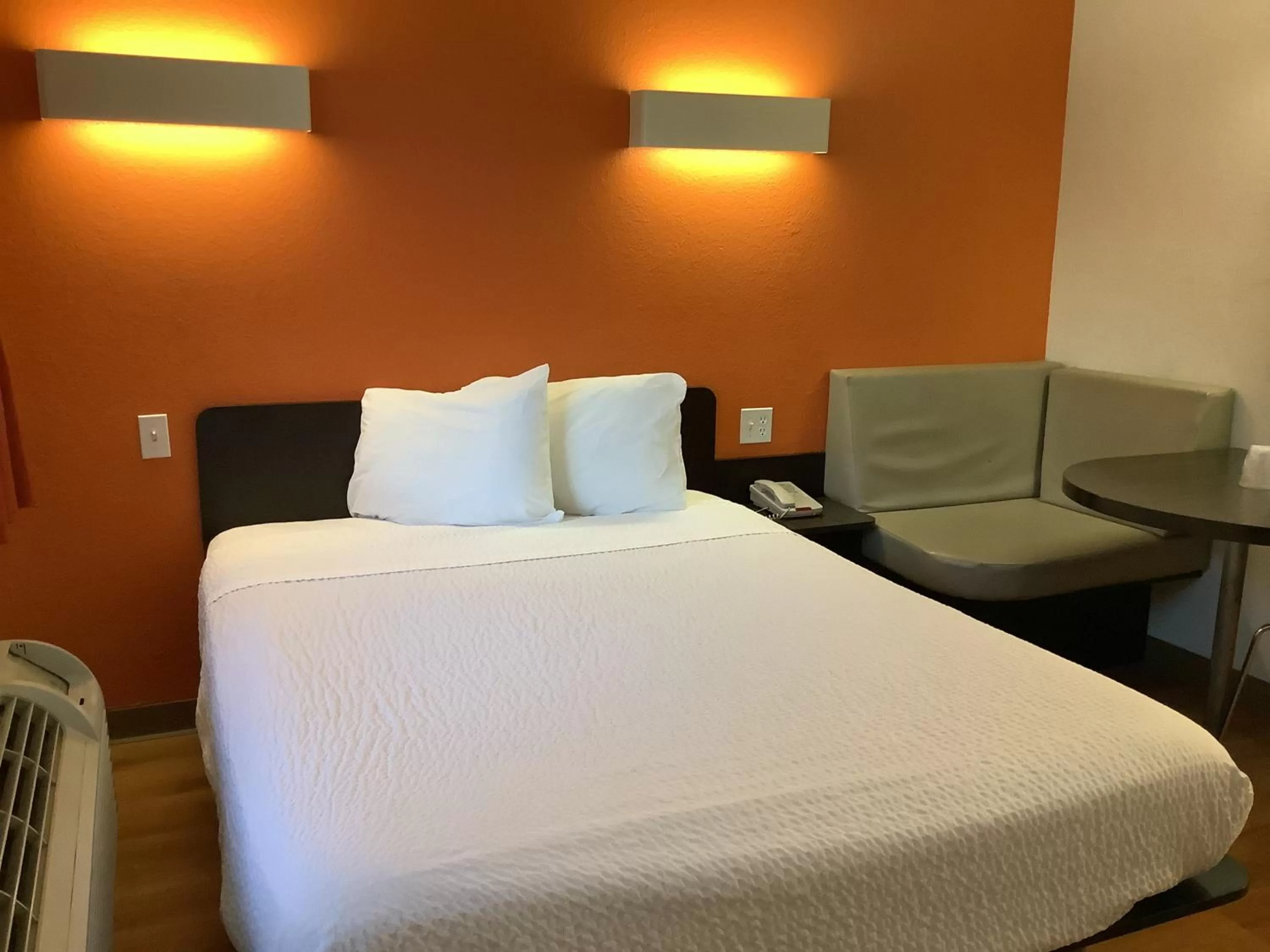 Bed in Carlsbad Village Inn