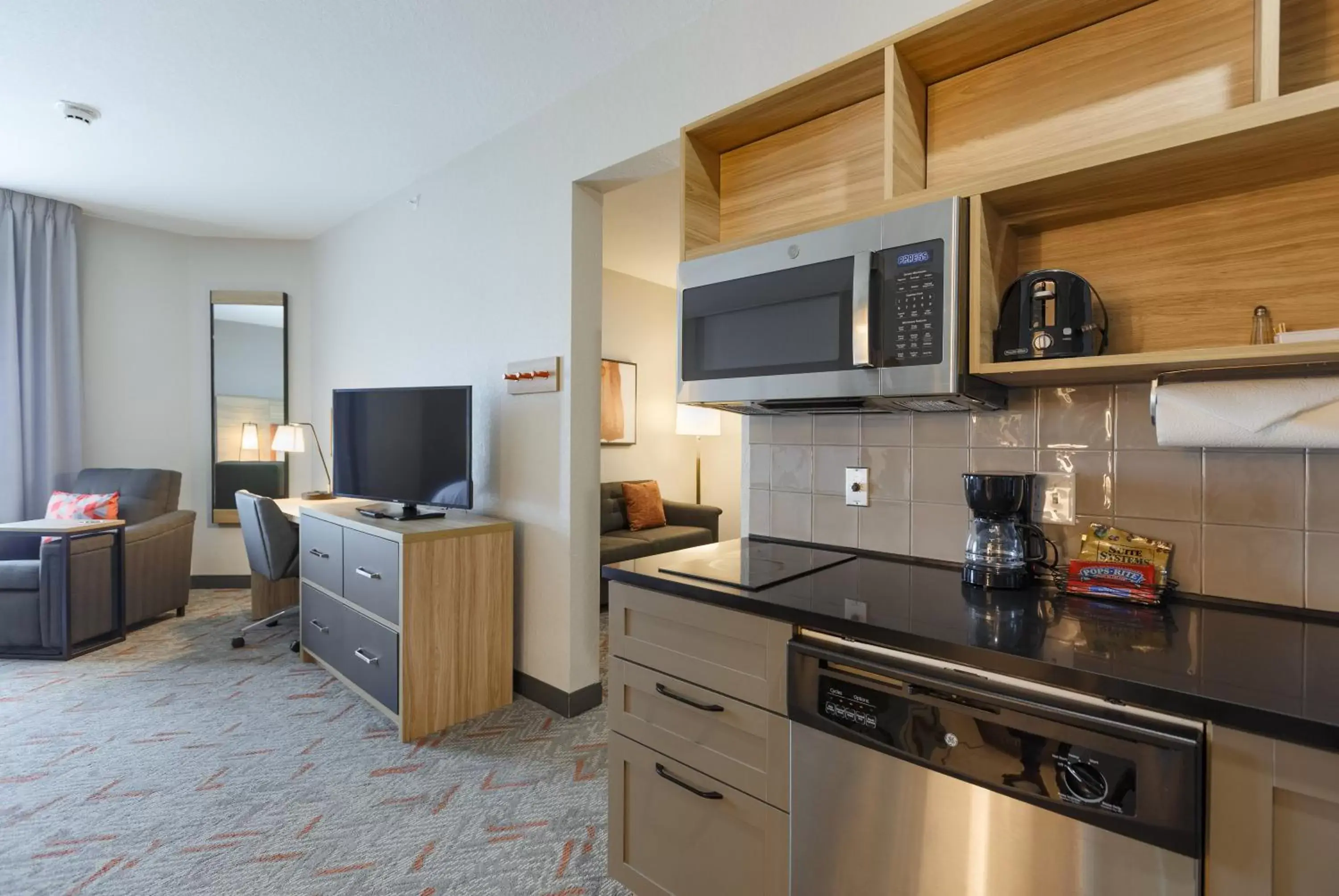 Photo of the whole room, Kitchen/Kitchenette in Candlewood Suites - San Antonio - Schertz, an IHG Hotel