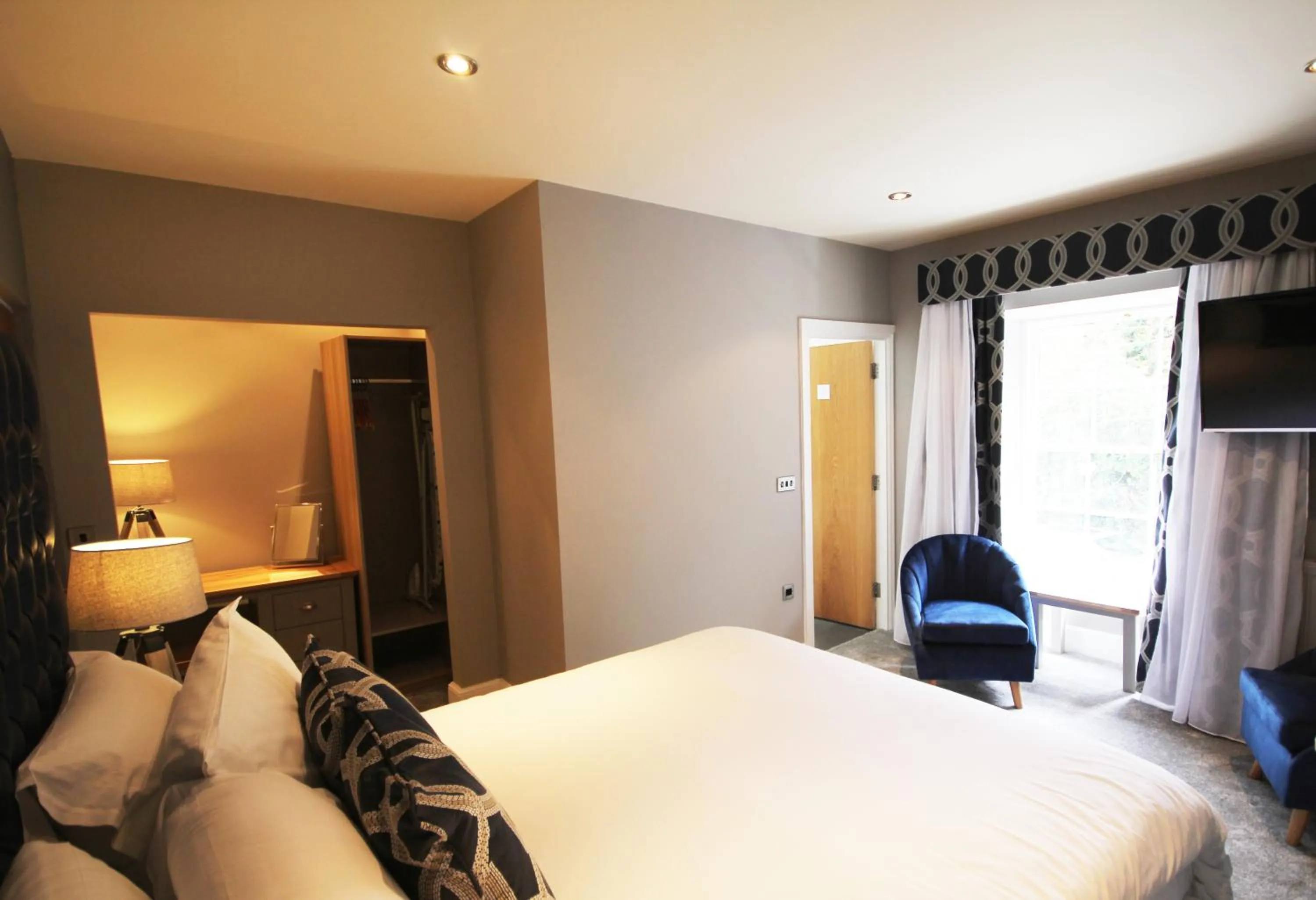 Photo of the whole room, Bed in Aberdunant Hall