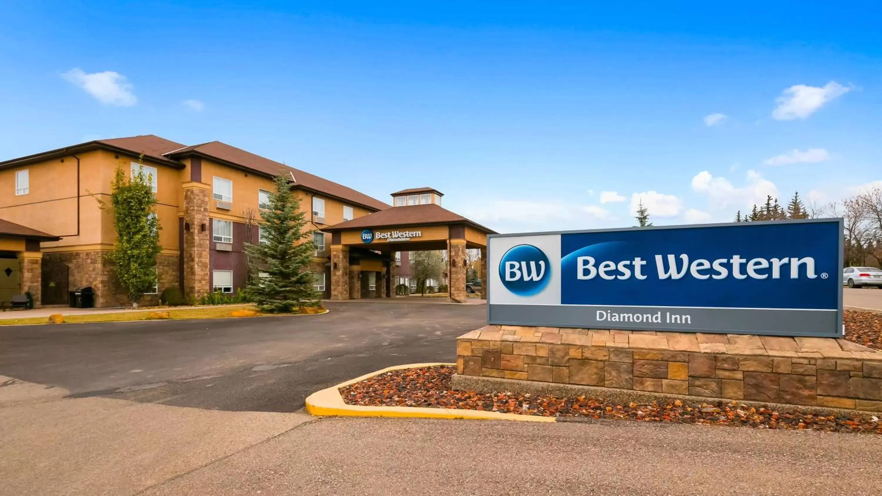 Property building in Best Western Diamond Inn