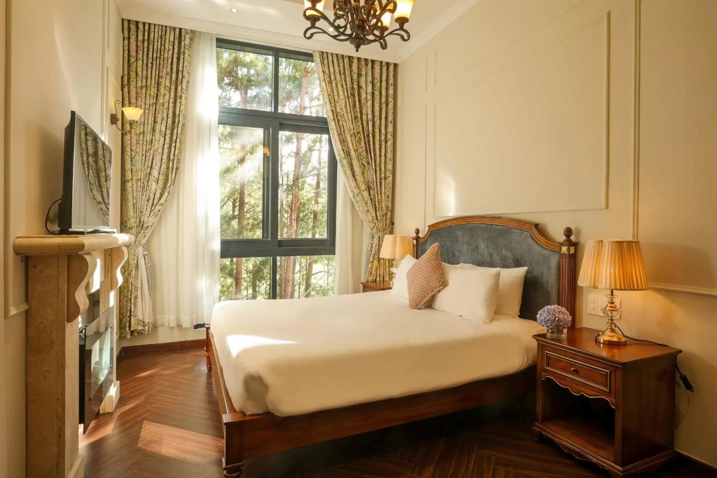 TV and multimedia, Bed in Dalat Edensee Lake Resort & Spa