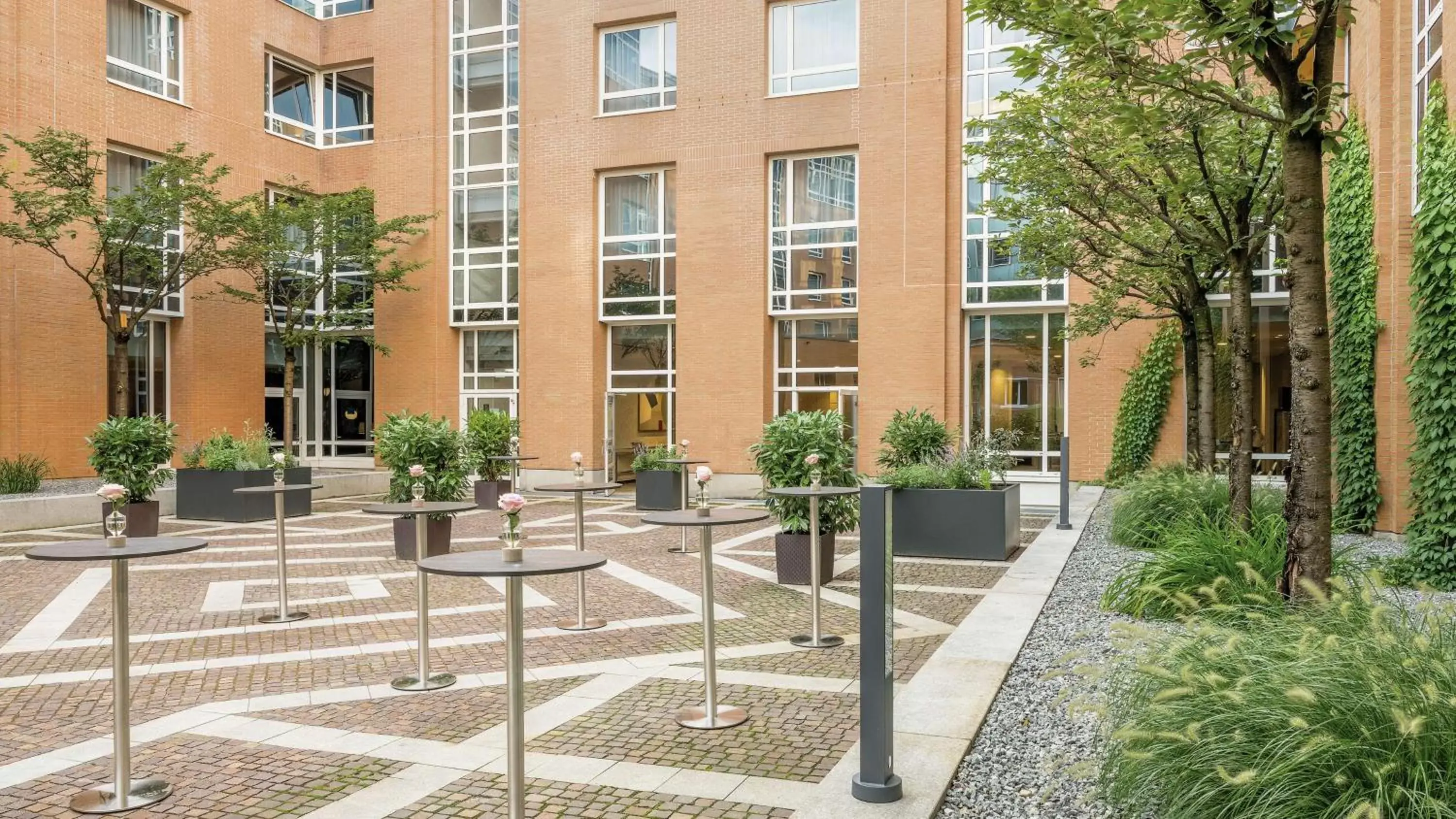 Inner courtyard view, Property Building in Hilton Munich City