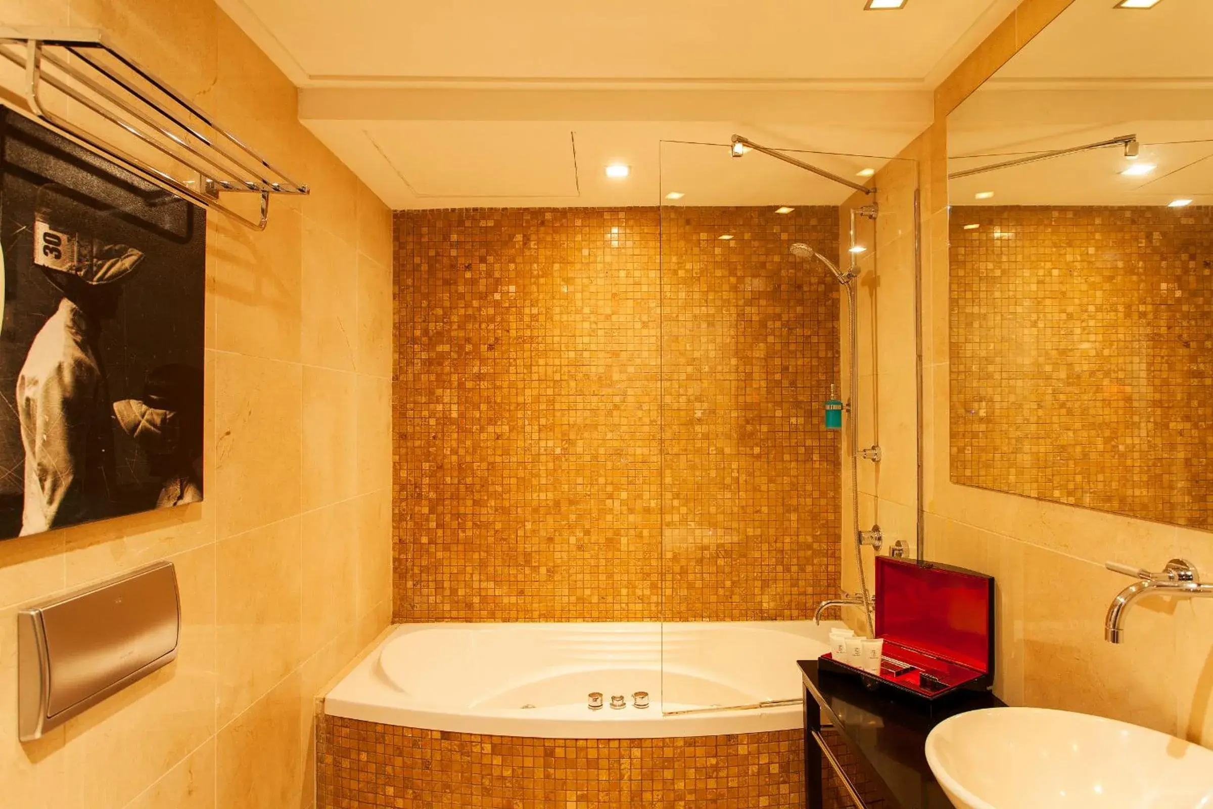 Shower, Bathroom in Quentin Design Hotel Berlin