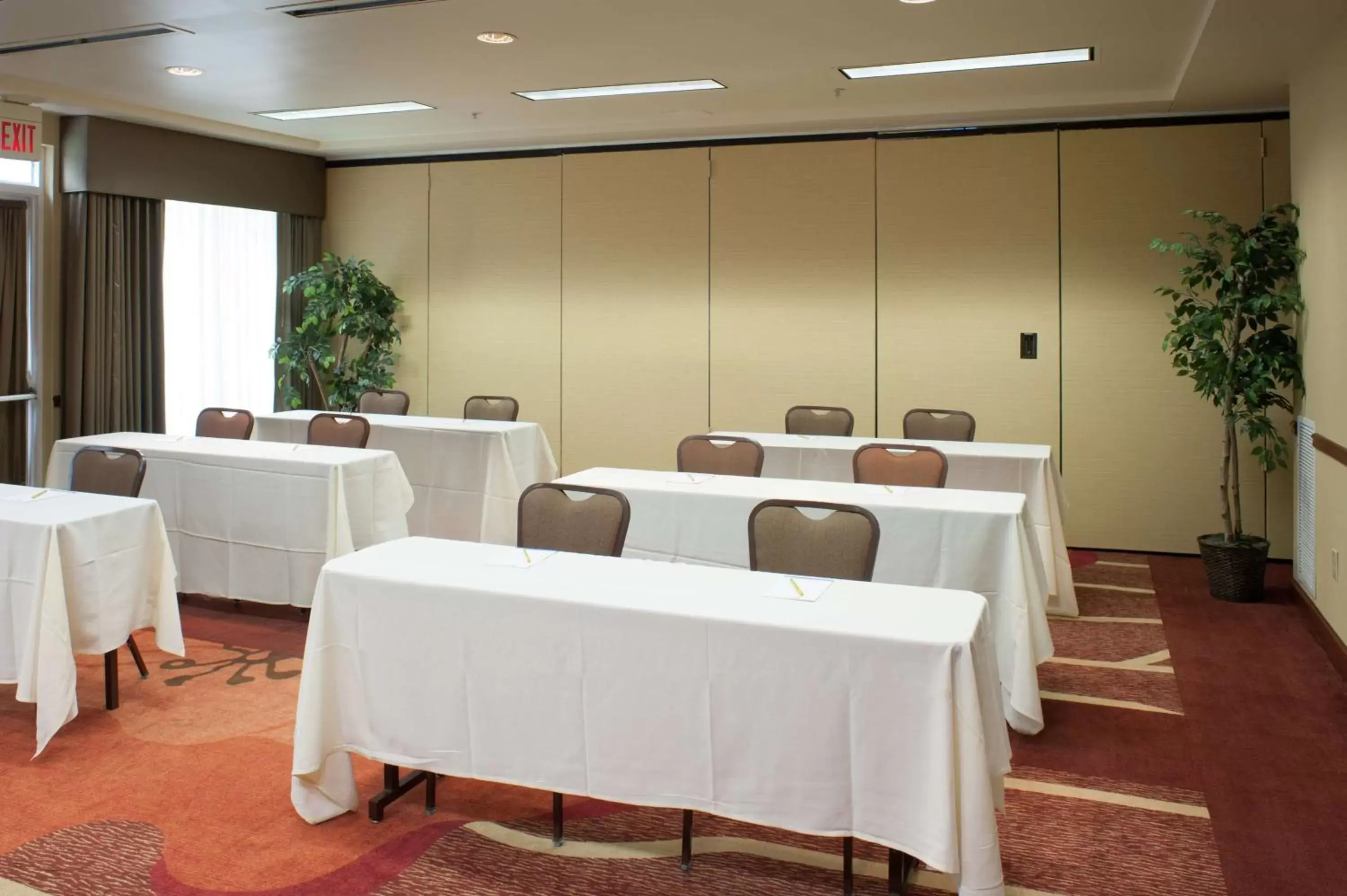 Meeting/conference room in Hilton Garden Inn Tulsa Airport