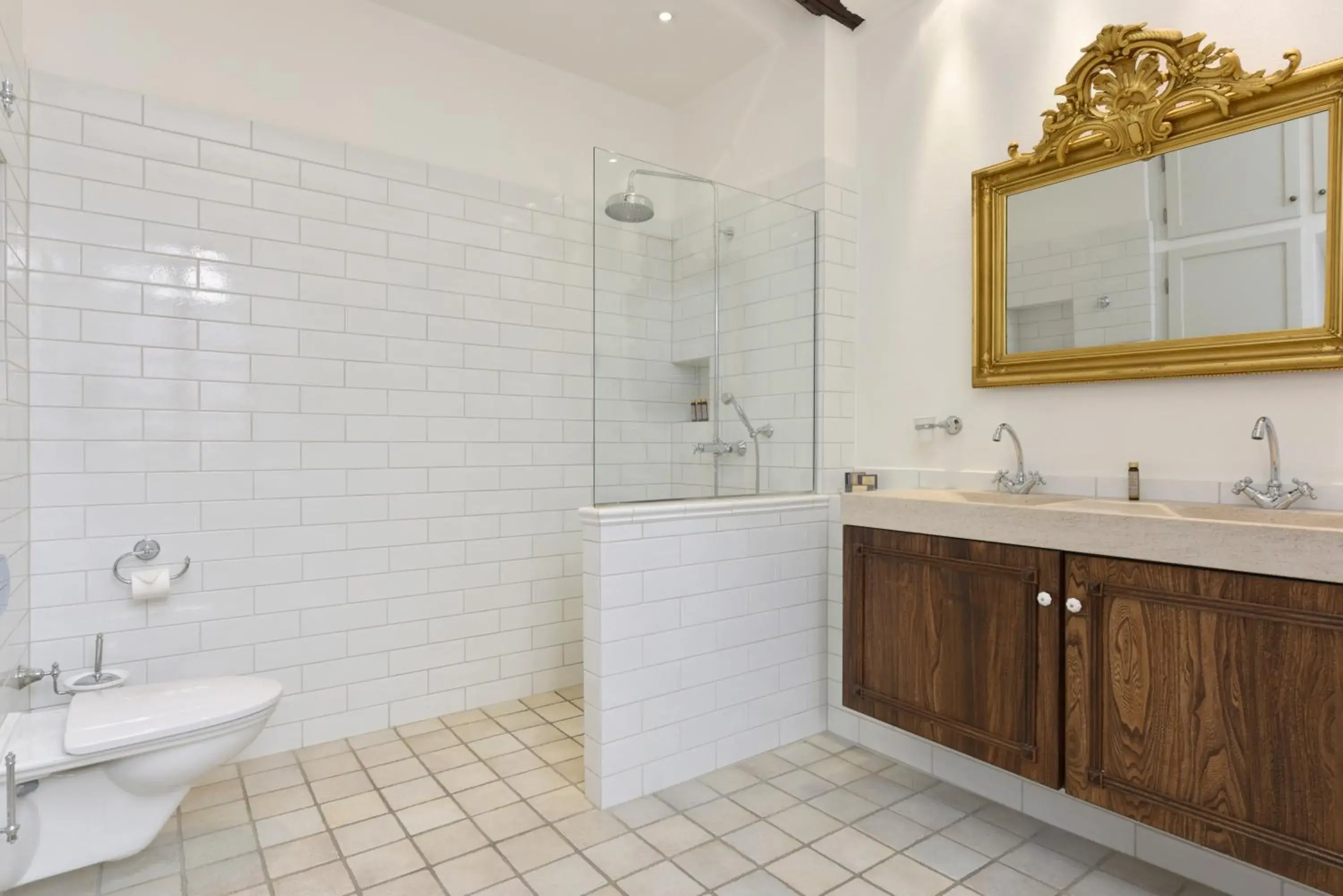 Bathroom in Château Le Cagnard