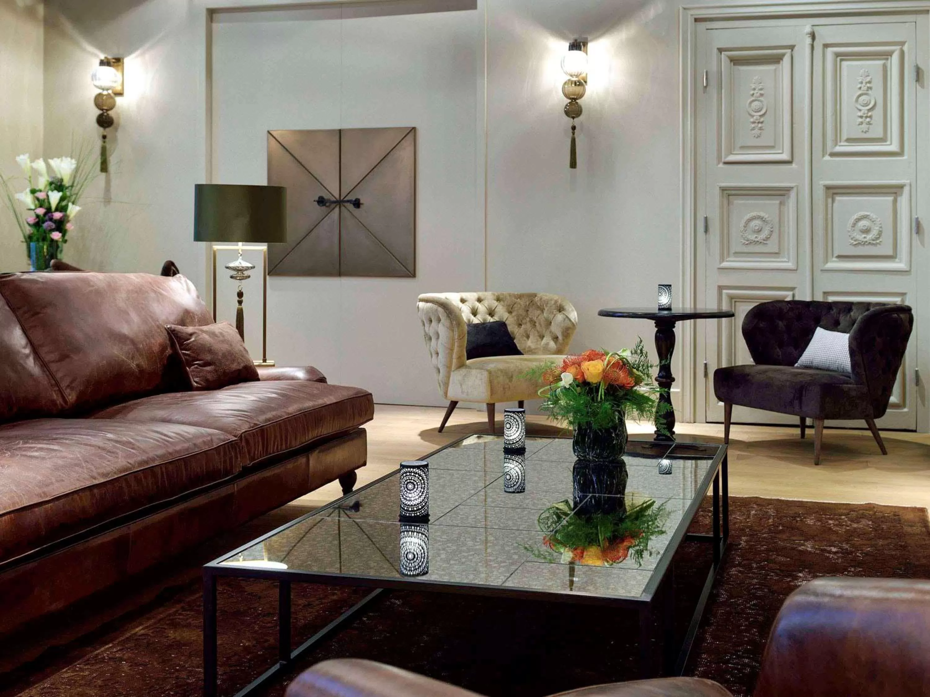 Lounge or bar in La Cour des Consuls Hotel & Spa Toulouse - MGallery Collection
