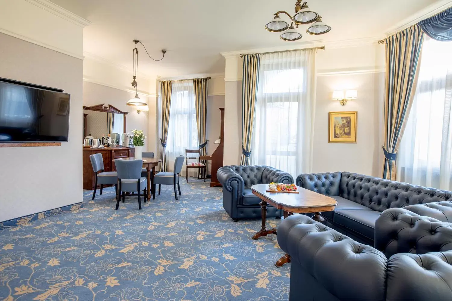 Photo of the whole room, Seating Area in Hotel Diament Plaza Gliwice